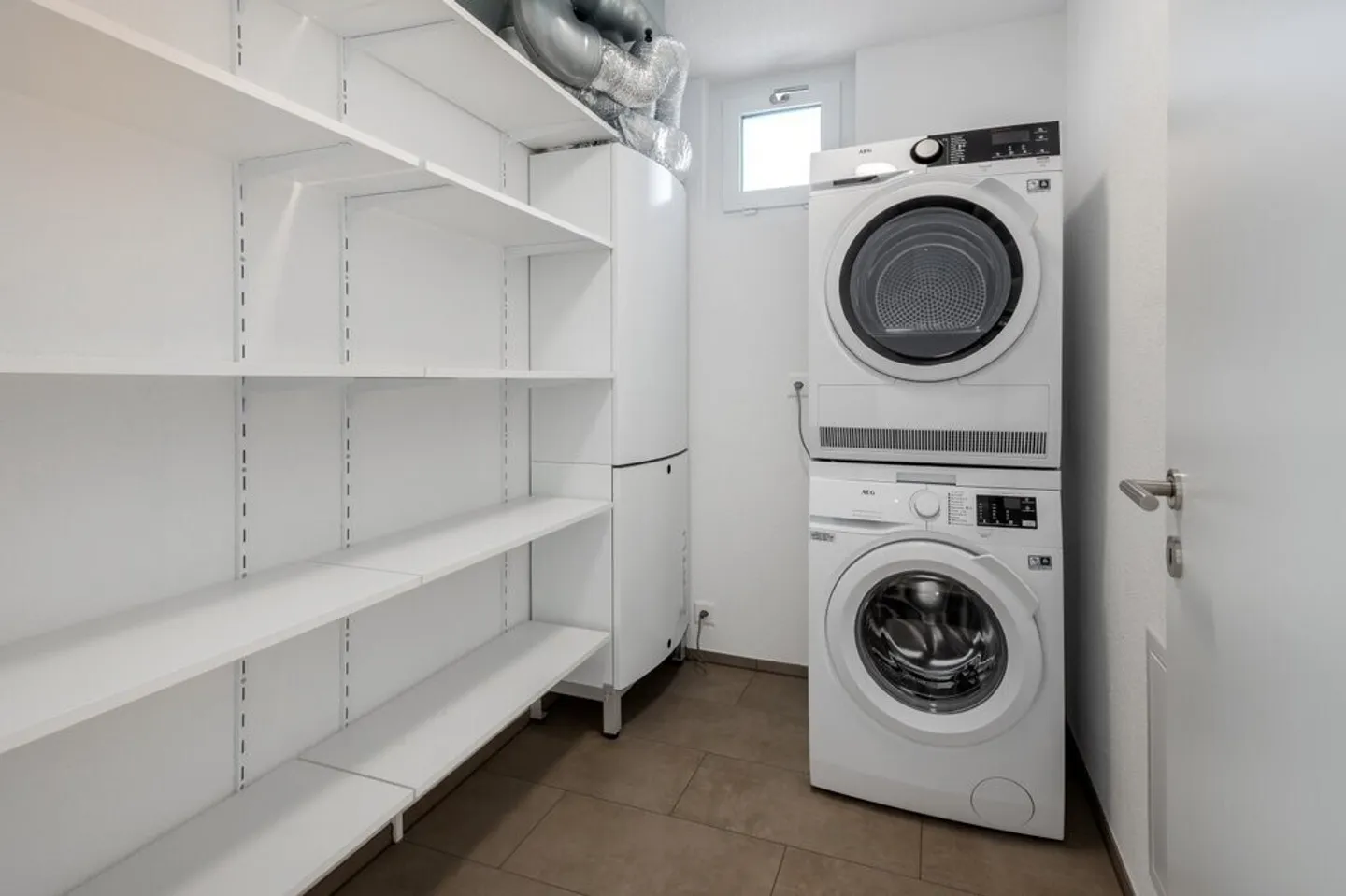 Bonheur de vivre avec espace de sièges et pelouse privée - Photo 6 sur 8