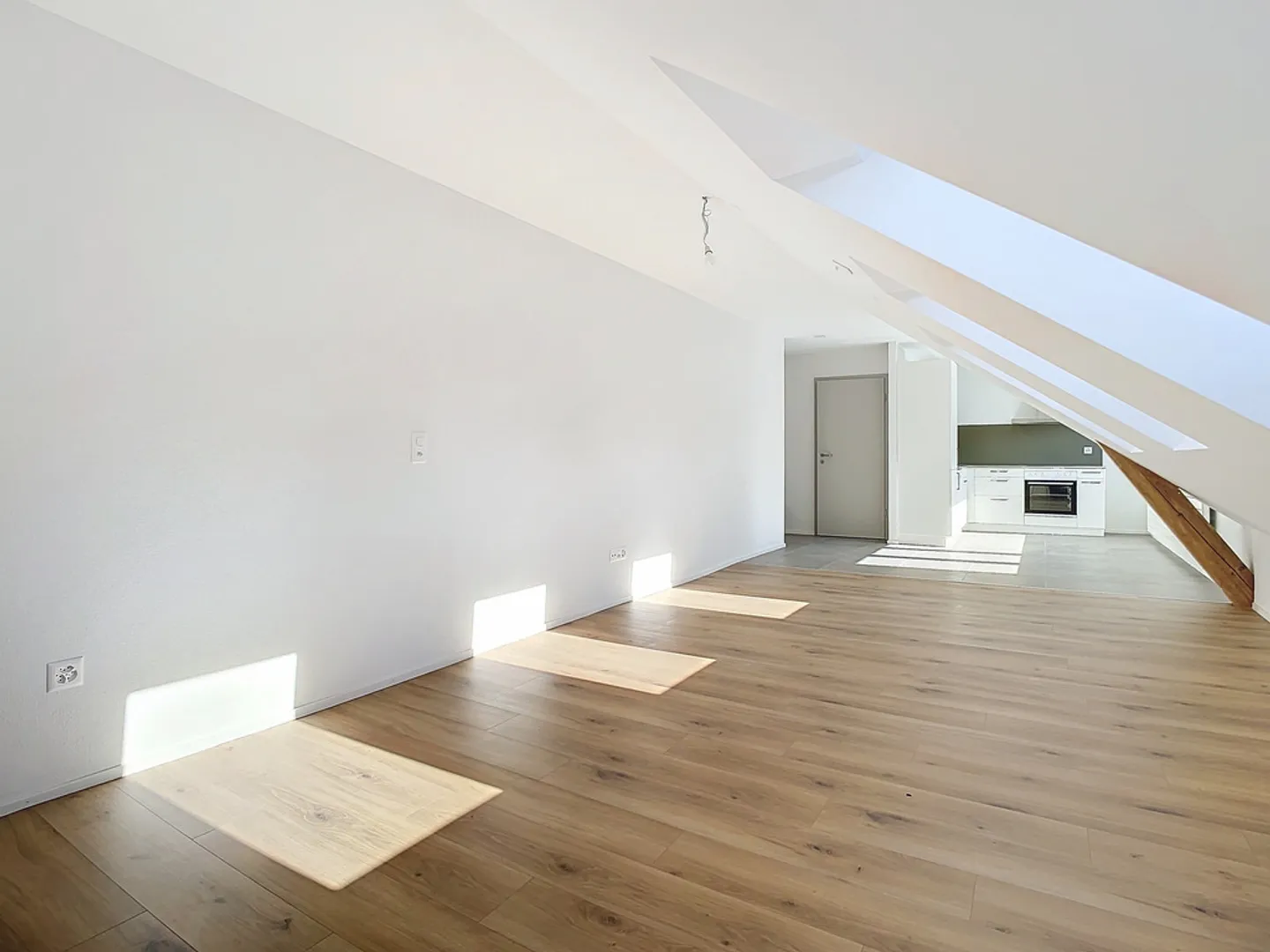 Studio con supporto - Foto 4 di 7