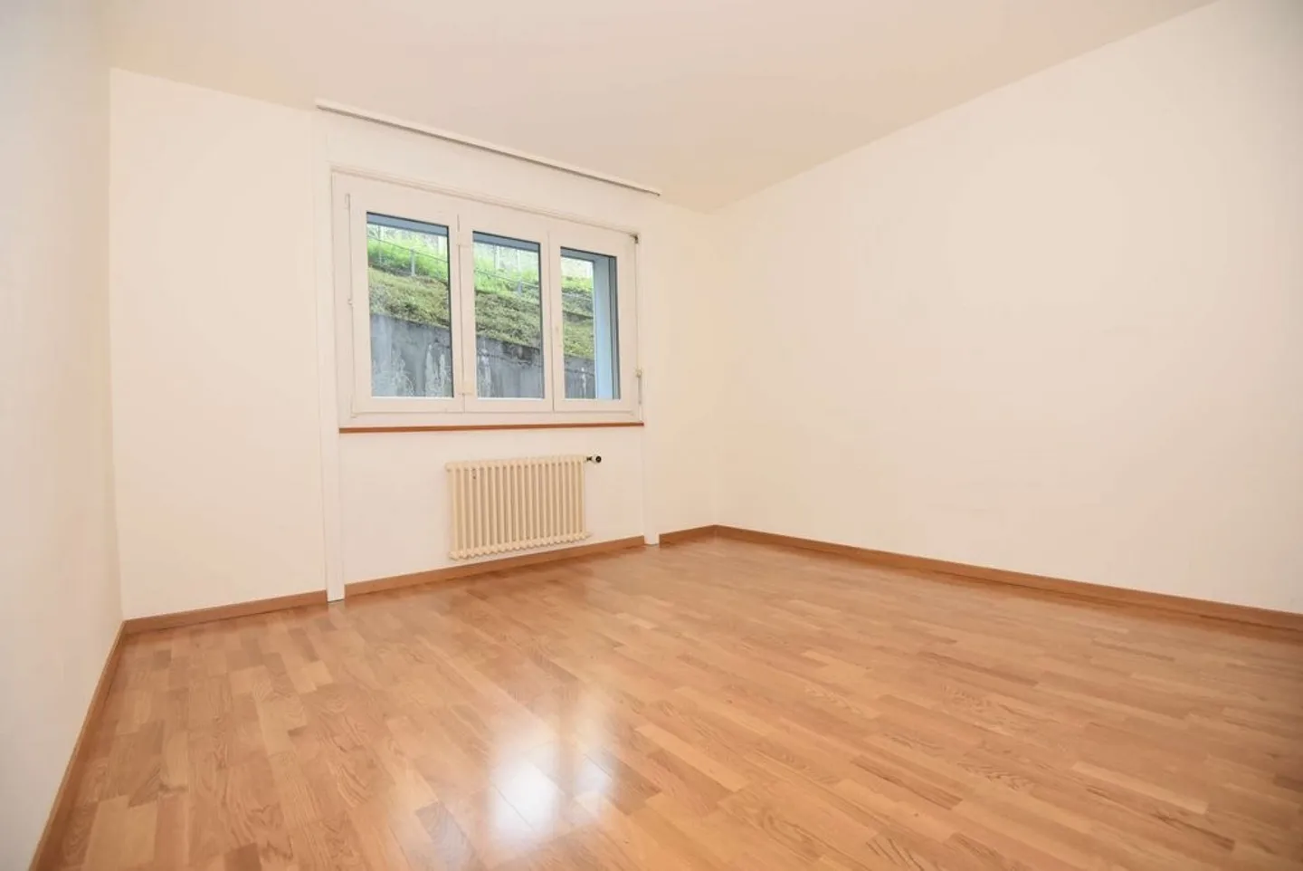 Geräumige Wohnung in einer grünen Gegend - Foto 5 von 9
