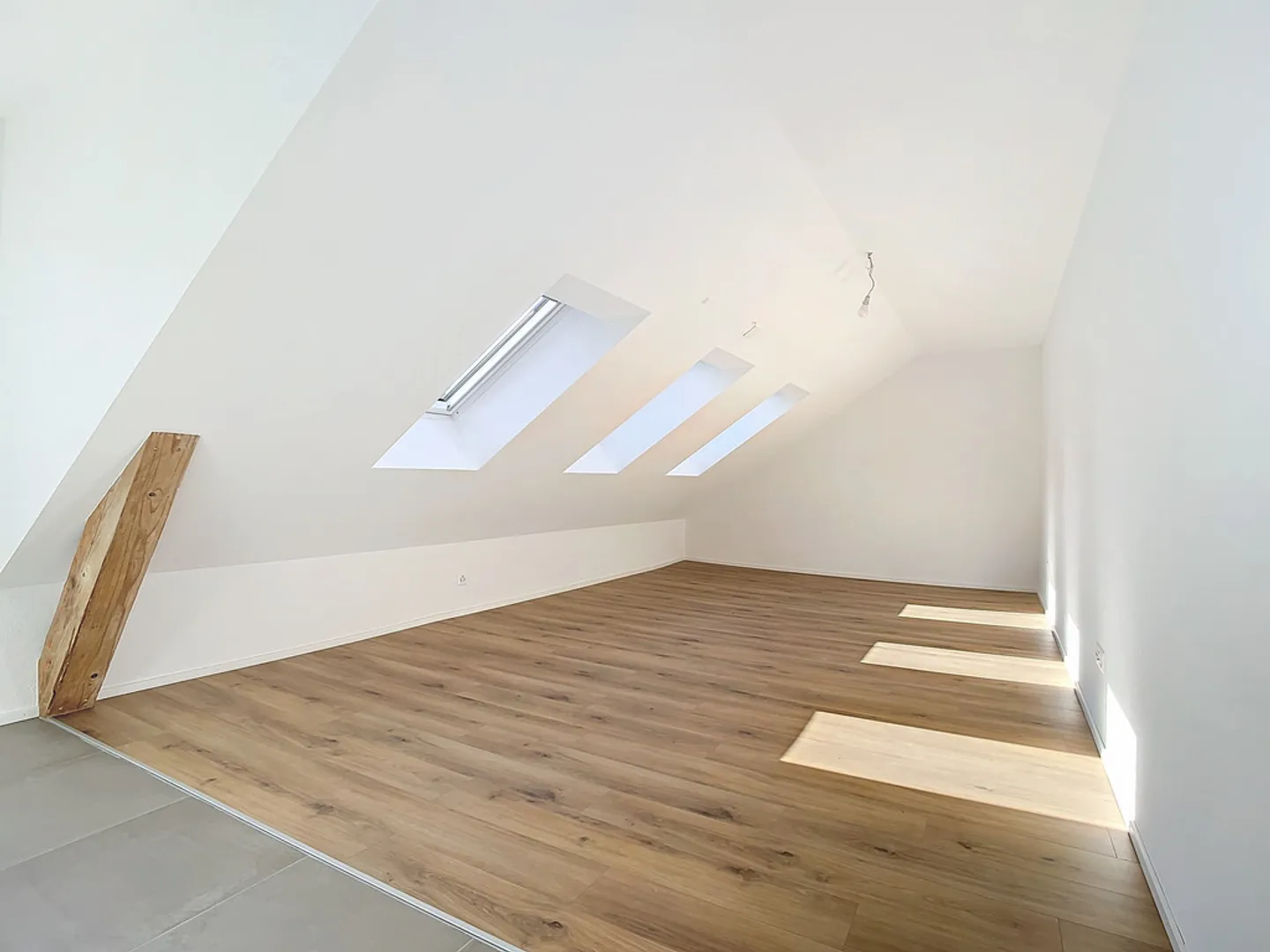 Studio con supporto - Foto 5 di 7