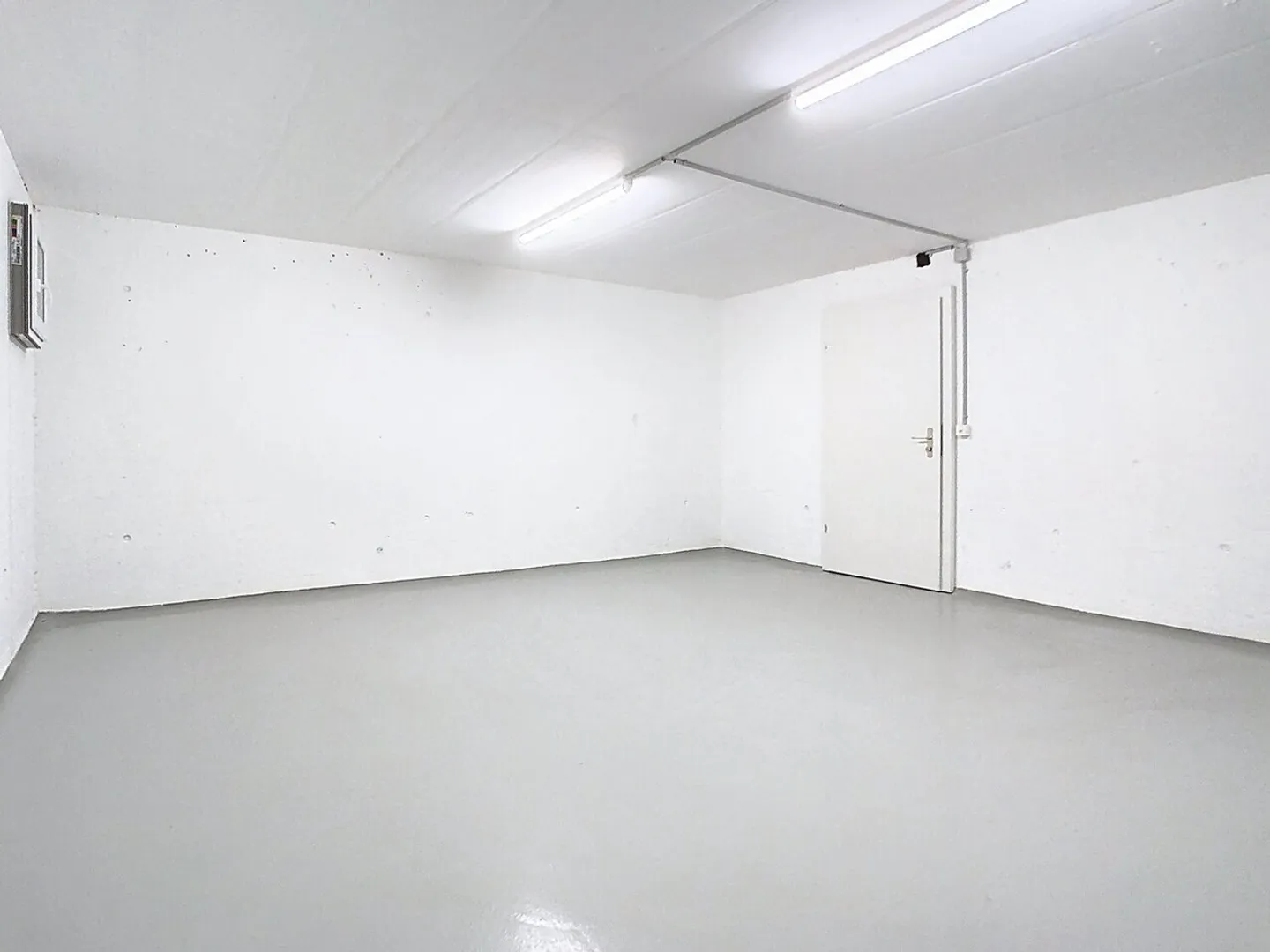 Local de stockage de 76.5 m2 - Photo 2 sur 5