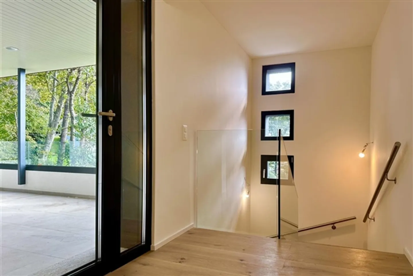 Spacious renovated villa in a quiet residential area - Photo 5 of 17