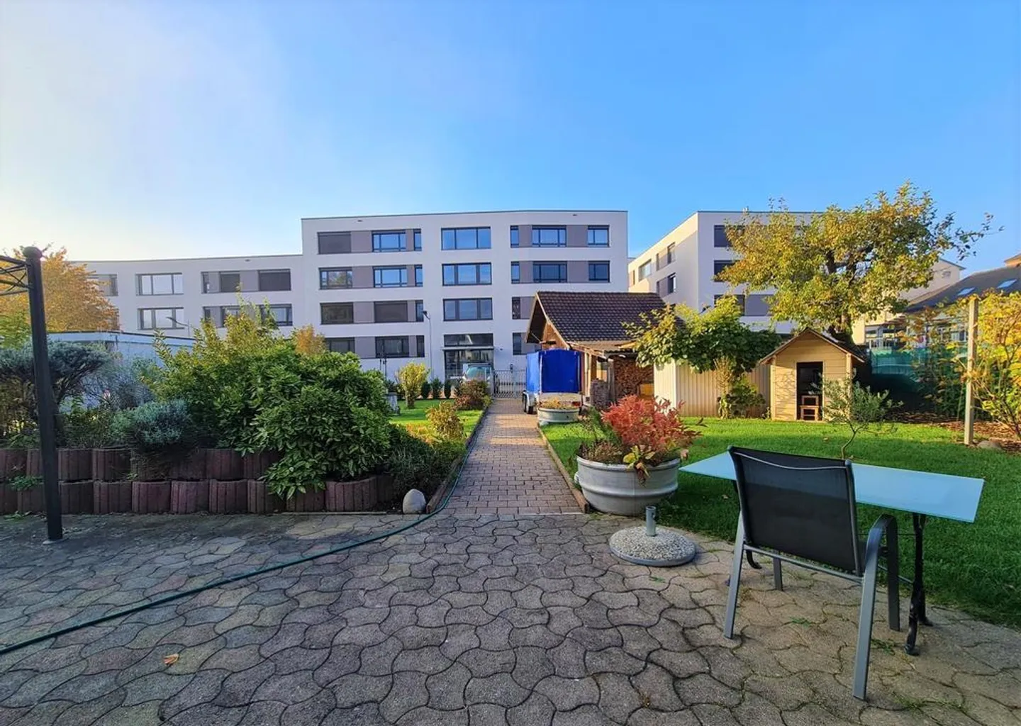 RENOVATED 1-ROOM APARTMENT ON THE GROUND FLOOR IN A CENTRAL LOCATION - Photo 3 of 3