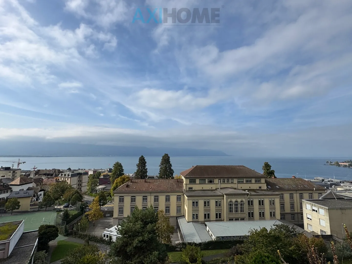Une adresse privilégiée à Montreux ! 4,5 pièces vue lac avec balcon - Photo 4 sur 16