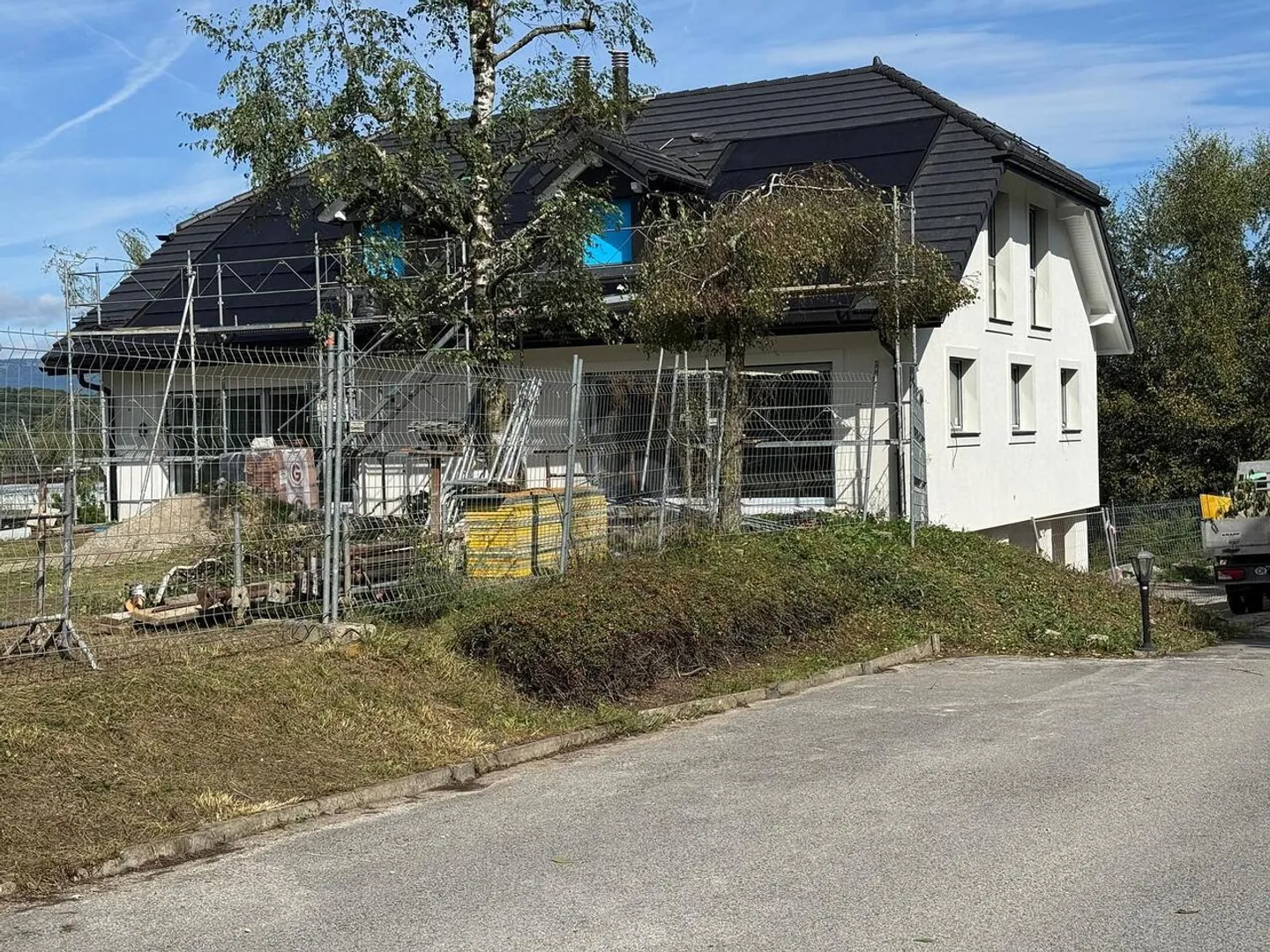 AL CONFINE DELLA ZONA AGRICOLA (VILLA SUD-OVEST) - Foto 3 di 6