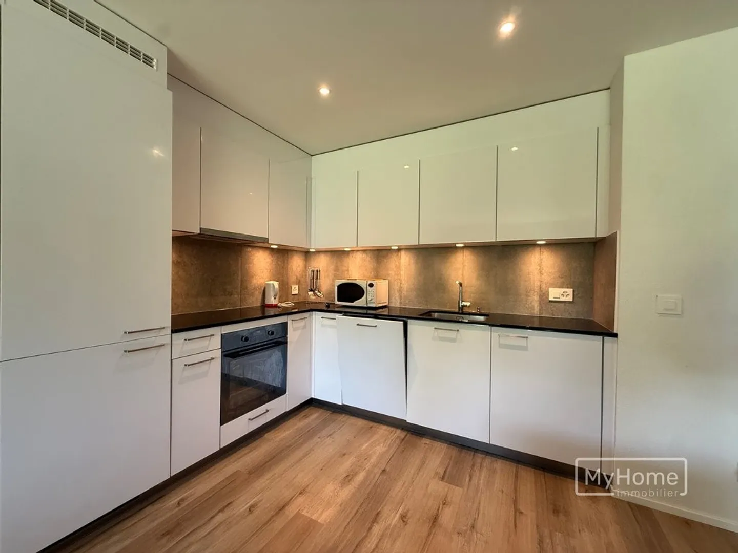 Bell'appartamento di 2,5 locali con bel giardino privato - Foto 3 di 6