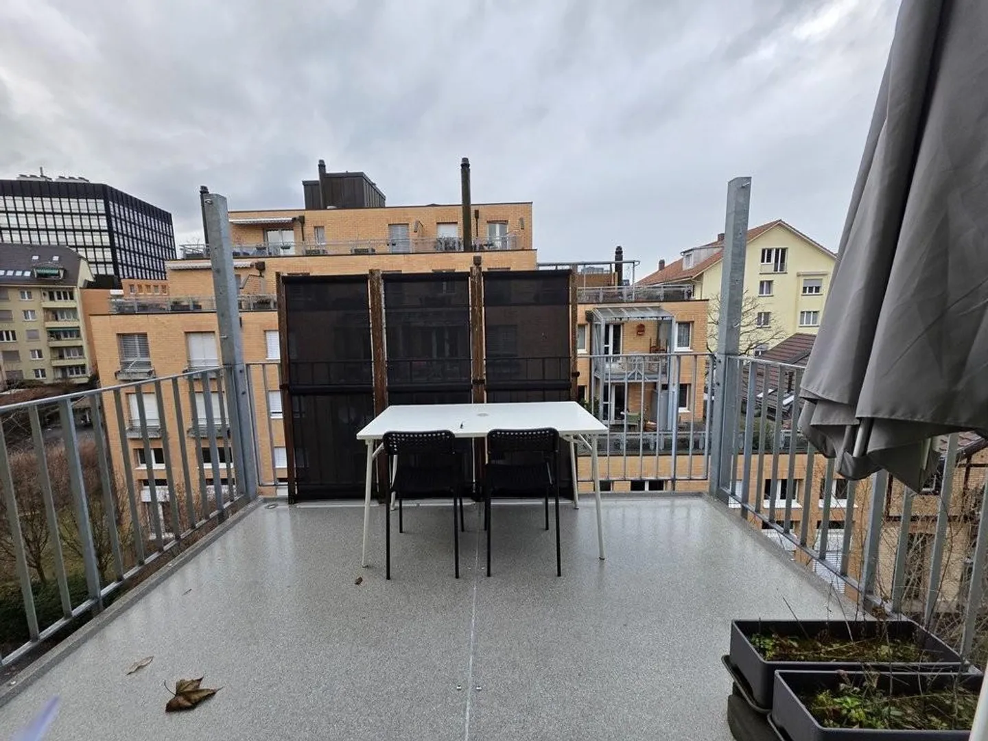 Charmante Dachwohnung mit Balkon - Foto 8 von 8