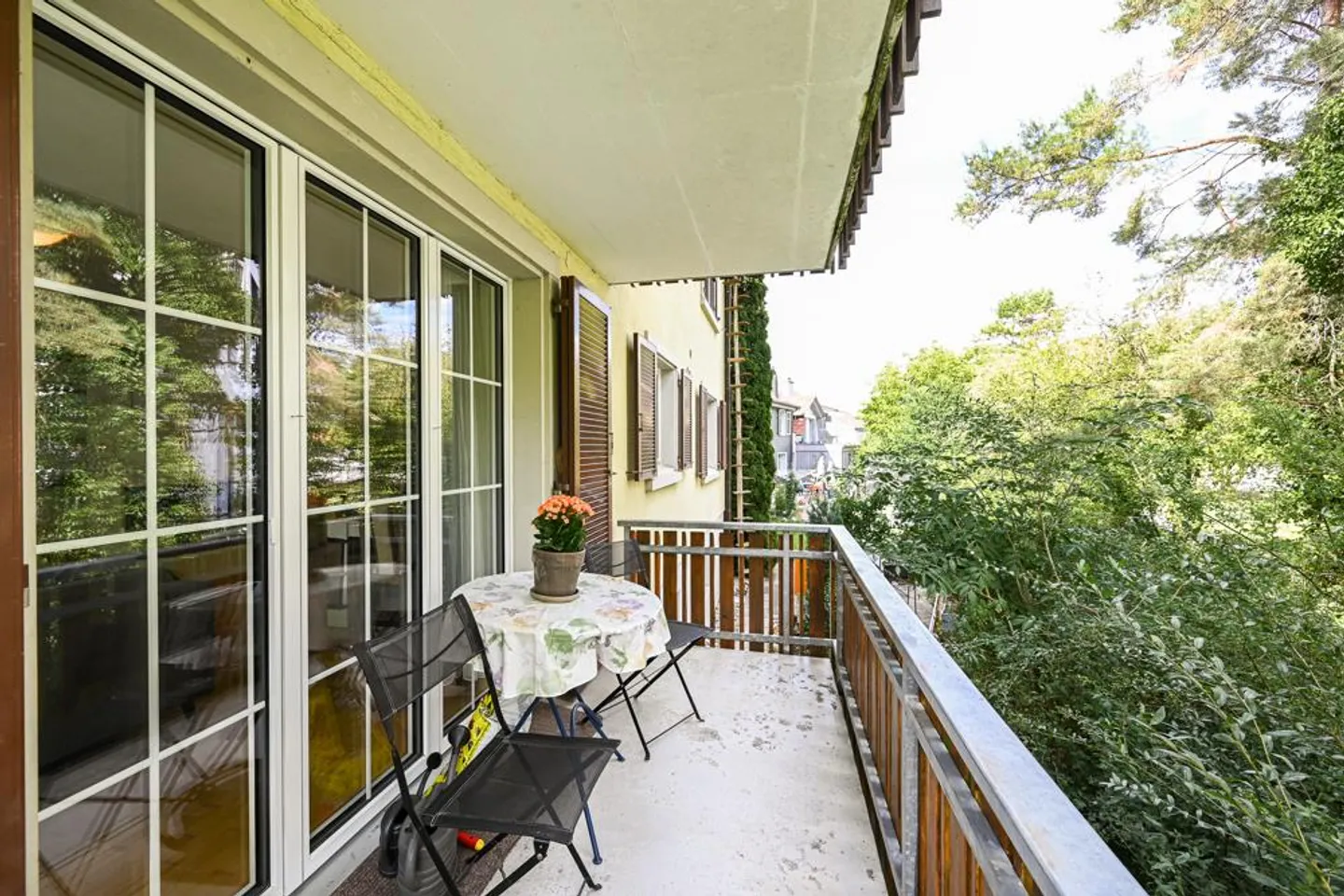 Charming home with fireplace and balcony - Photo 6 of 7