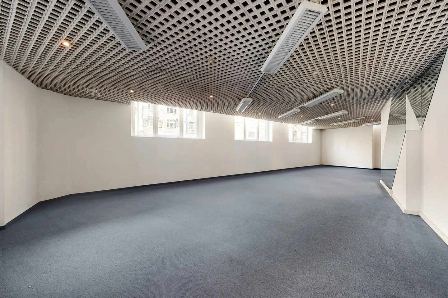 Working in Spisertor! Commercial space for rent - Photo 6 of 7