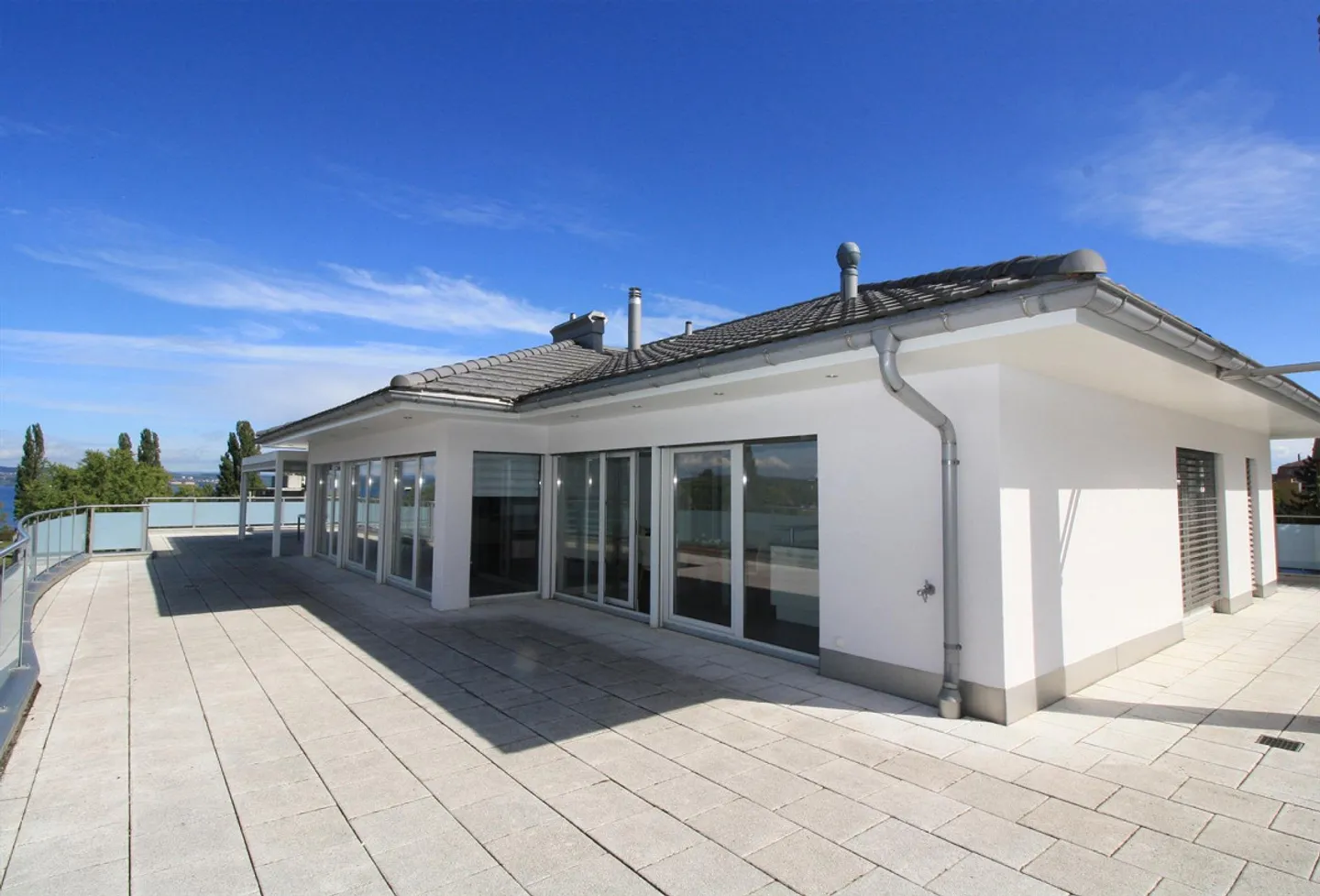 Dreamlike penthouse apartment with huge terrace - Photo 10 of 10