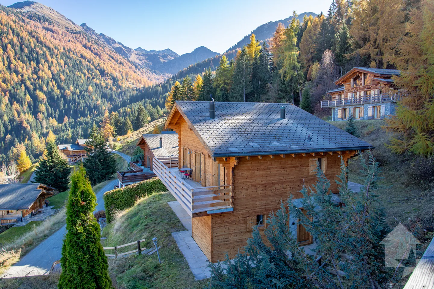 Large 6.5-room chalet, 187 m2, view and sauna - Photo 2 of 29