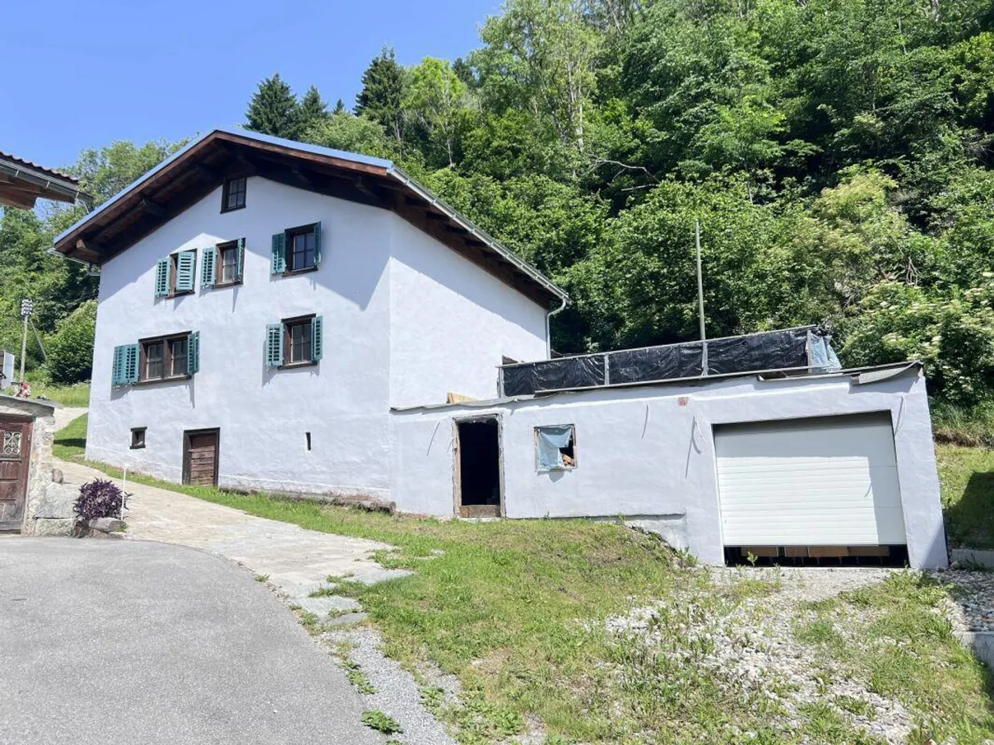 SECONDA CASA O NUOVA CASA (EFH) - VIVERE A RUEUN CON VISTA E TRANQUILLITÀ - Foto 2 di 12