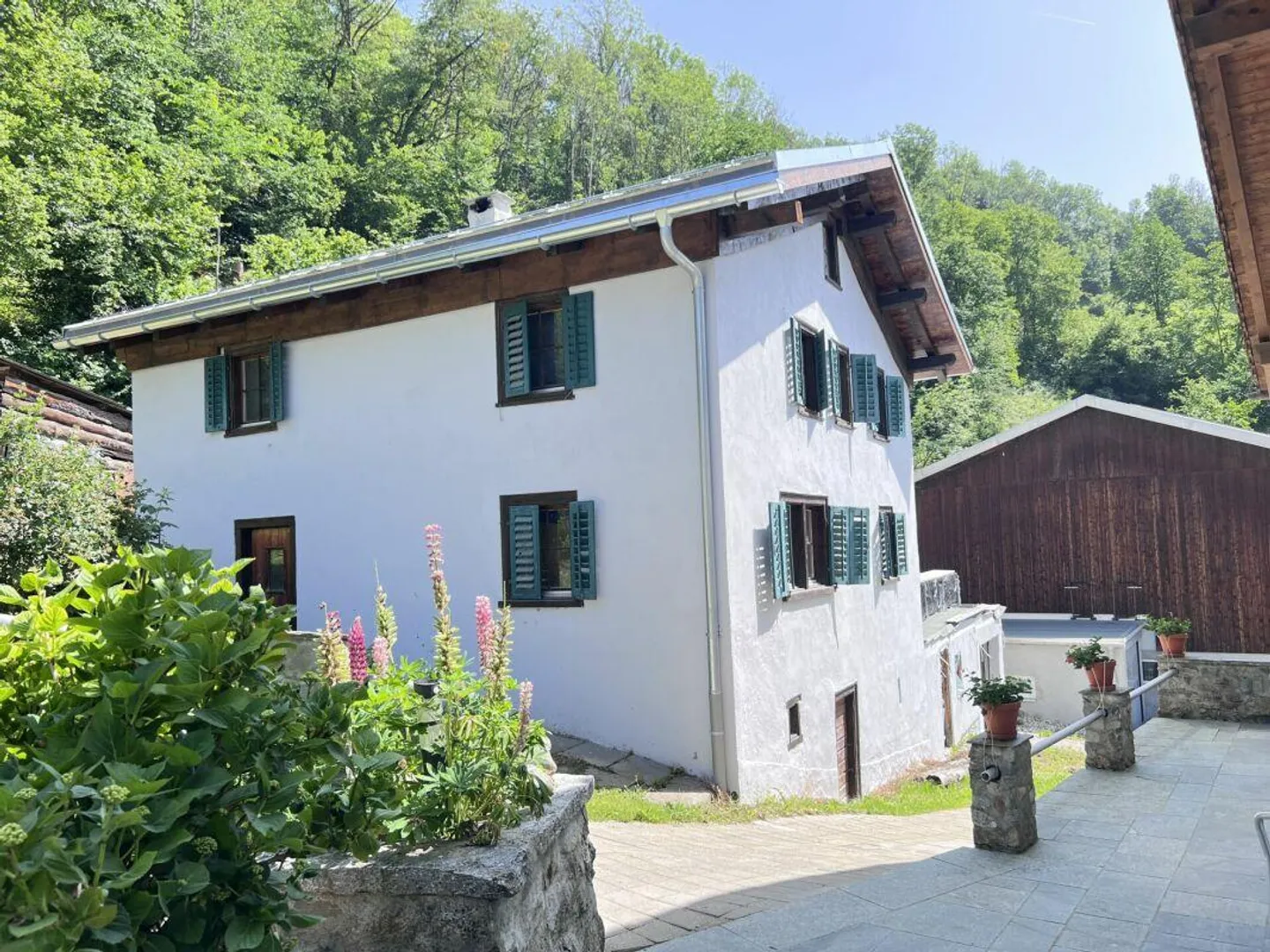 SECONDA CASA O NUOVA CASA (EFH) - VIVERE A RUEUN CON VISTA E TRANQUILLITÀ - Foto 3 di 12