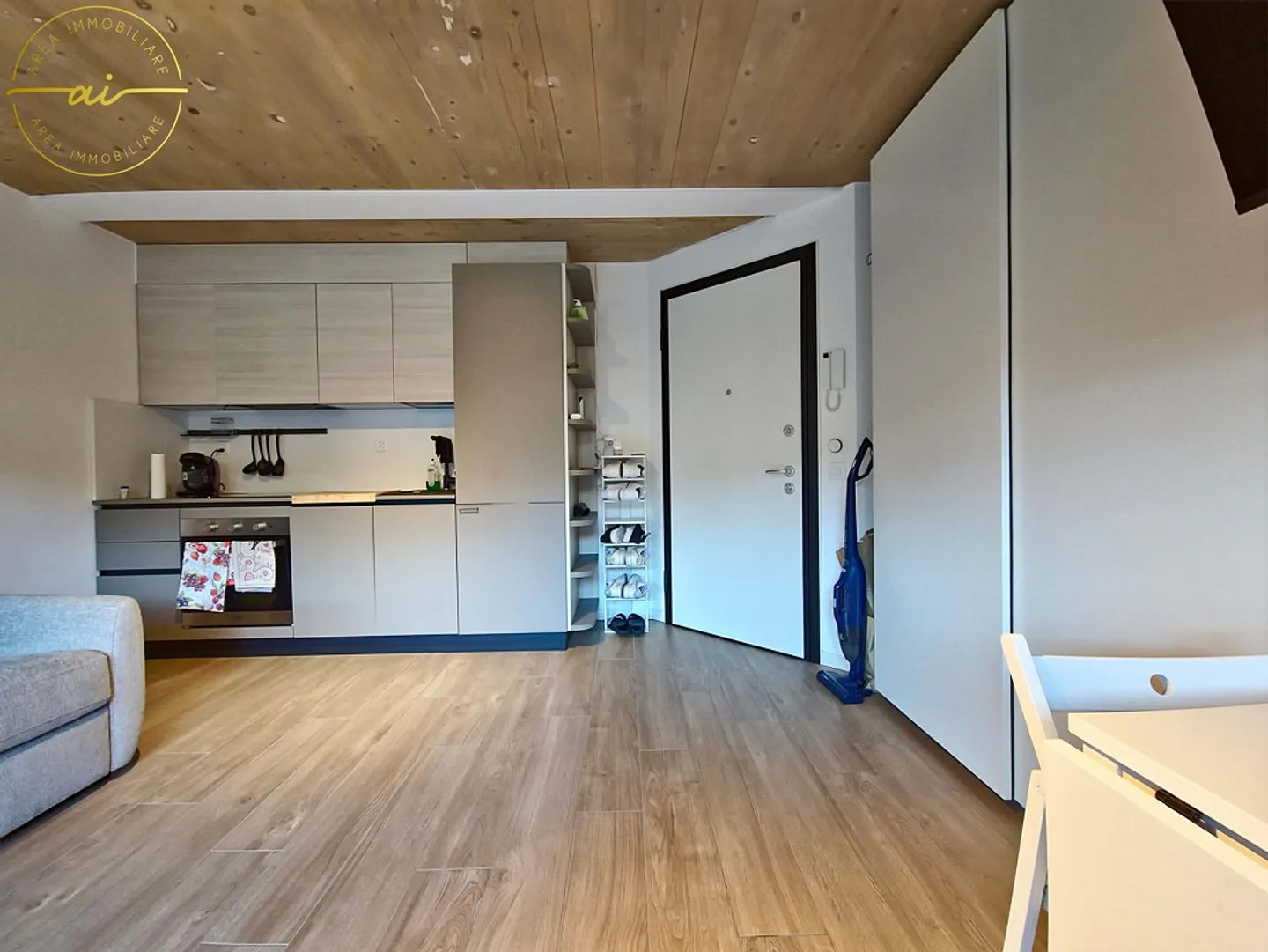 MODERN STUDIO WITH GARDEN IN CADENAZZO - Photo 2 of 8