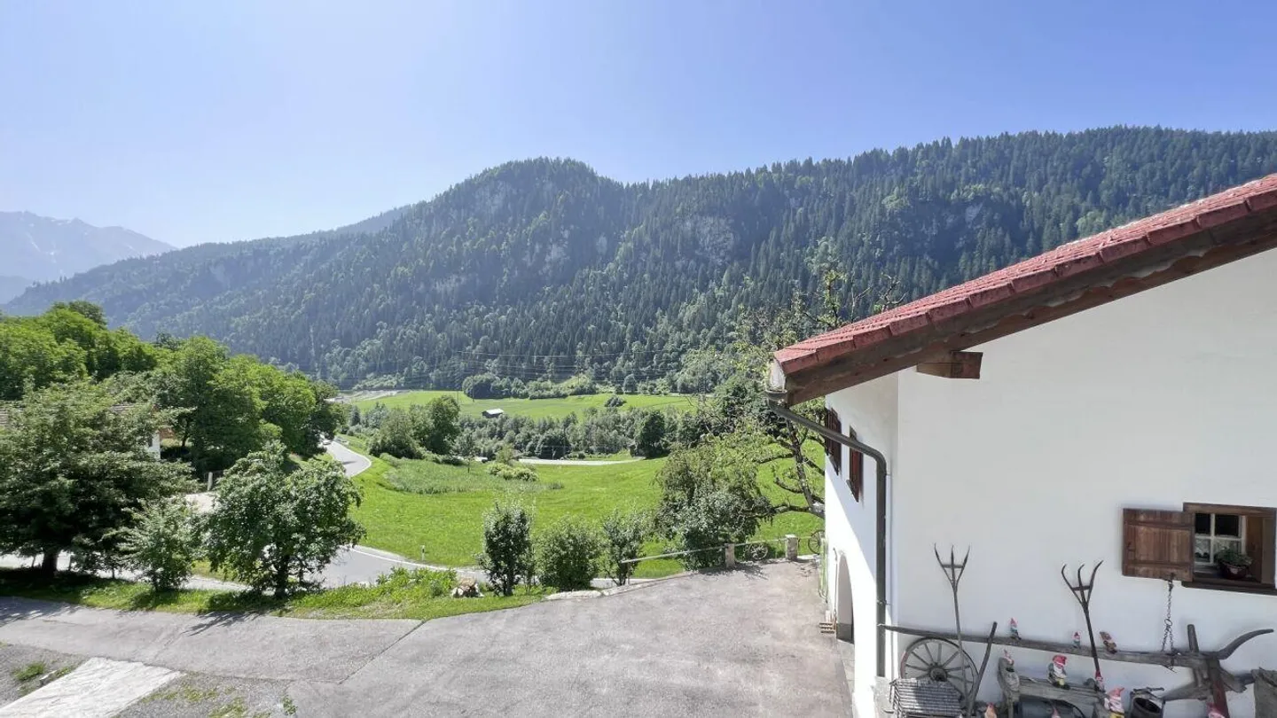 SECONDA CASA O NUOVA CASA (EFH) - VIVERE A RUEUN CON VISTA E TRANQUILLITÀ - Foto 8 di 12
