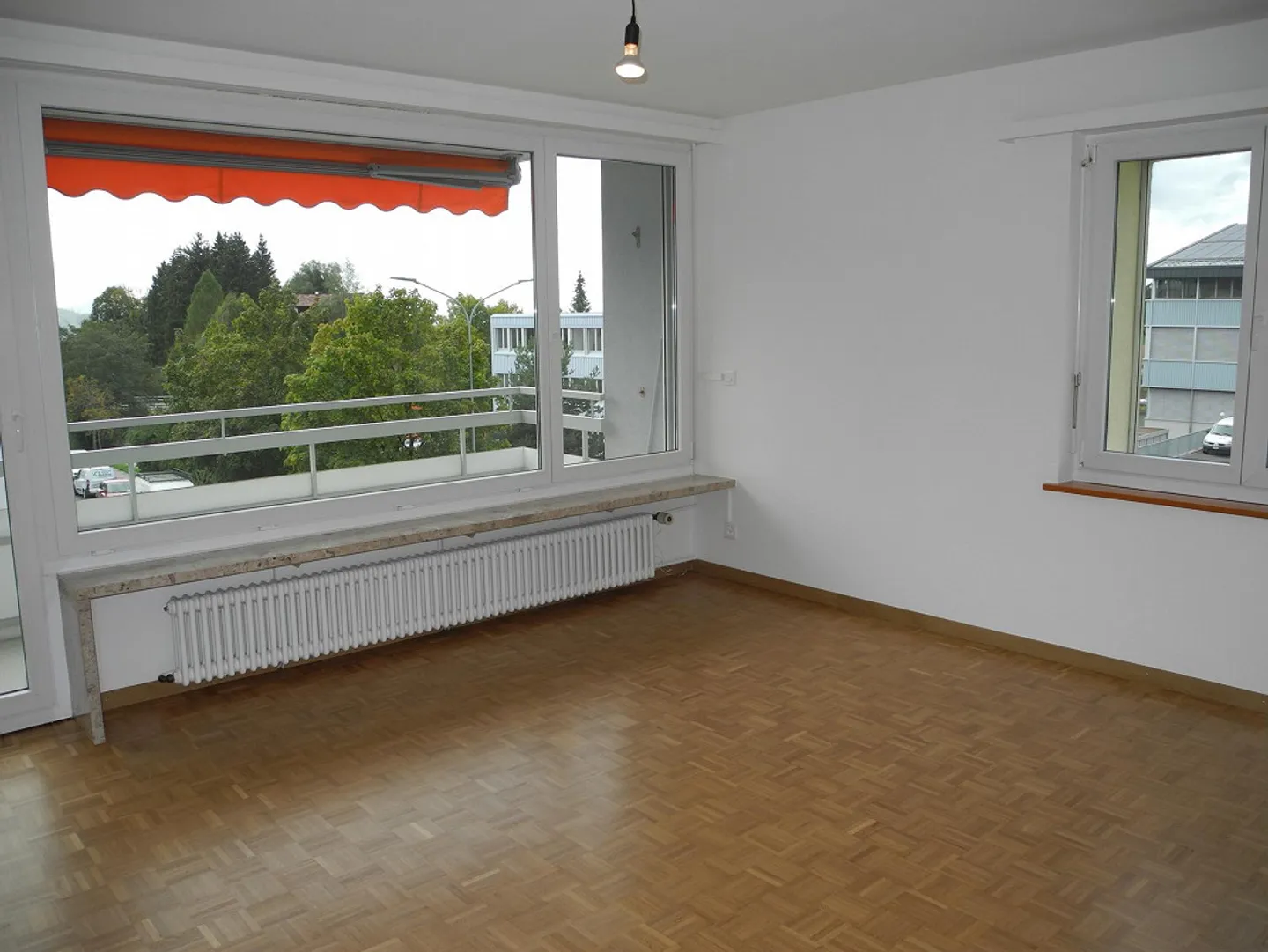 Partially renovated, cozy 3-room apartment with modern kitchen - Photo 3 of 7