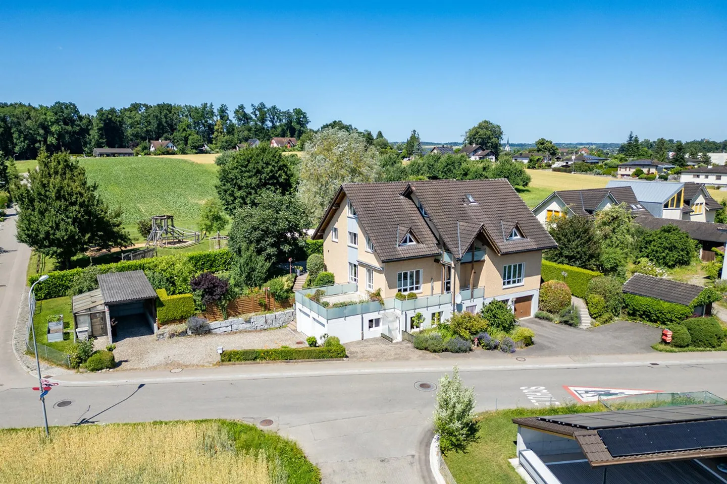 Maison résidentielle avec 3 unités et idylle de jardin - Photo 4 sur 28