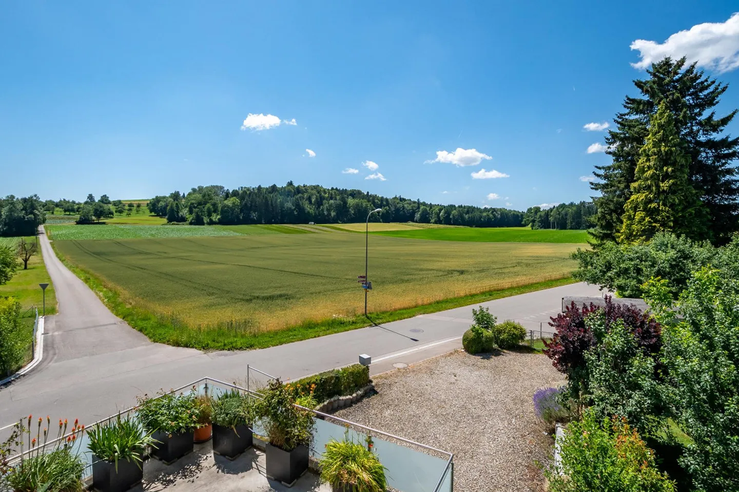 Maison résidentielle avec 3 unités et idylle de jardin - Photo 7 sur 28