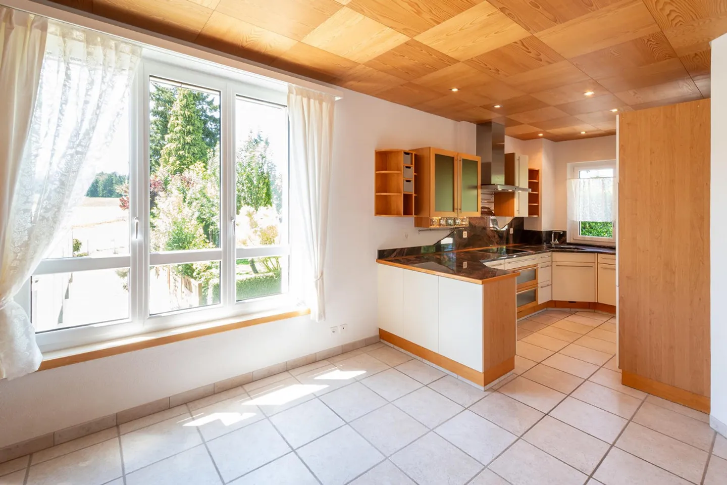 Maison résidentielle avec 3 unités et idylle de jardin - Photo 11 sur 28