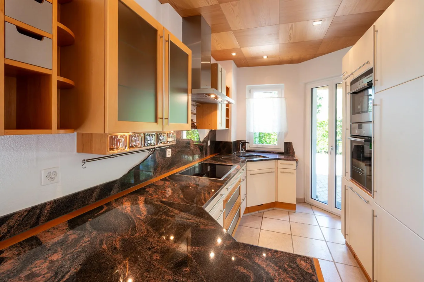 Maison résidentielle avec 3 unités et idylle de jardin - Photo 12 sur 28