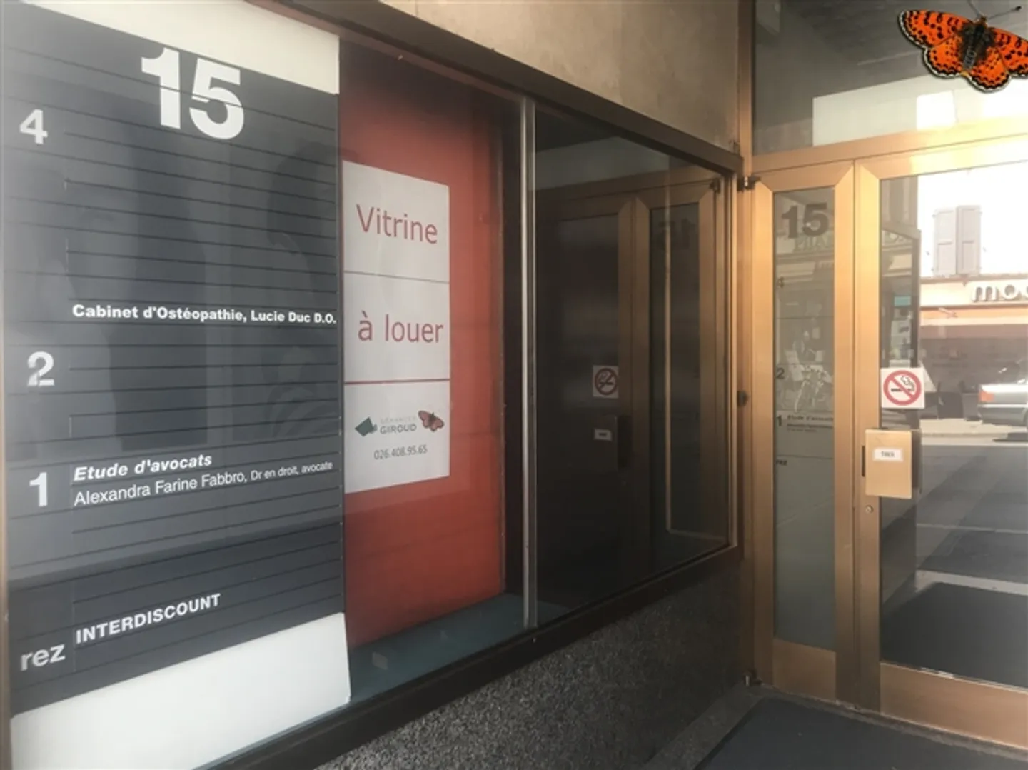 Showcase in the center of Grand-Rue in Payerne - Photo 3 of 4