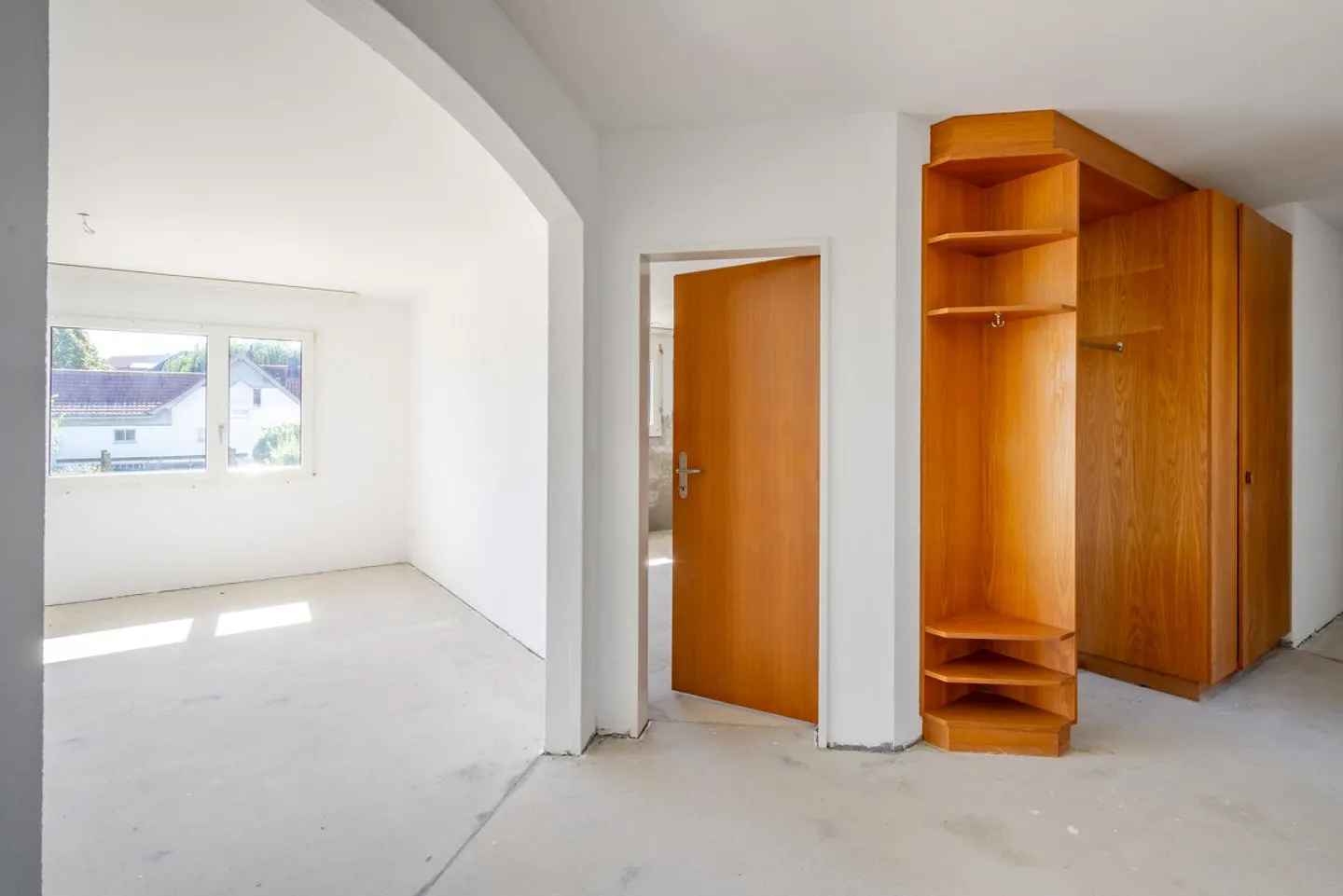Spacious apartment with beautiful views of greenery - Photo 4 of 15