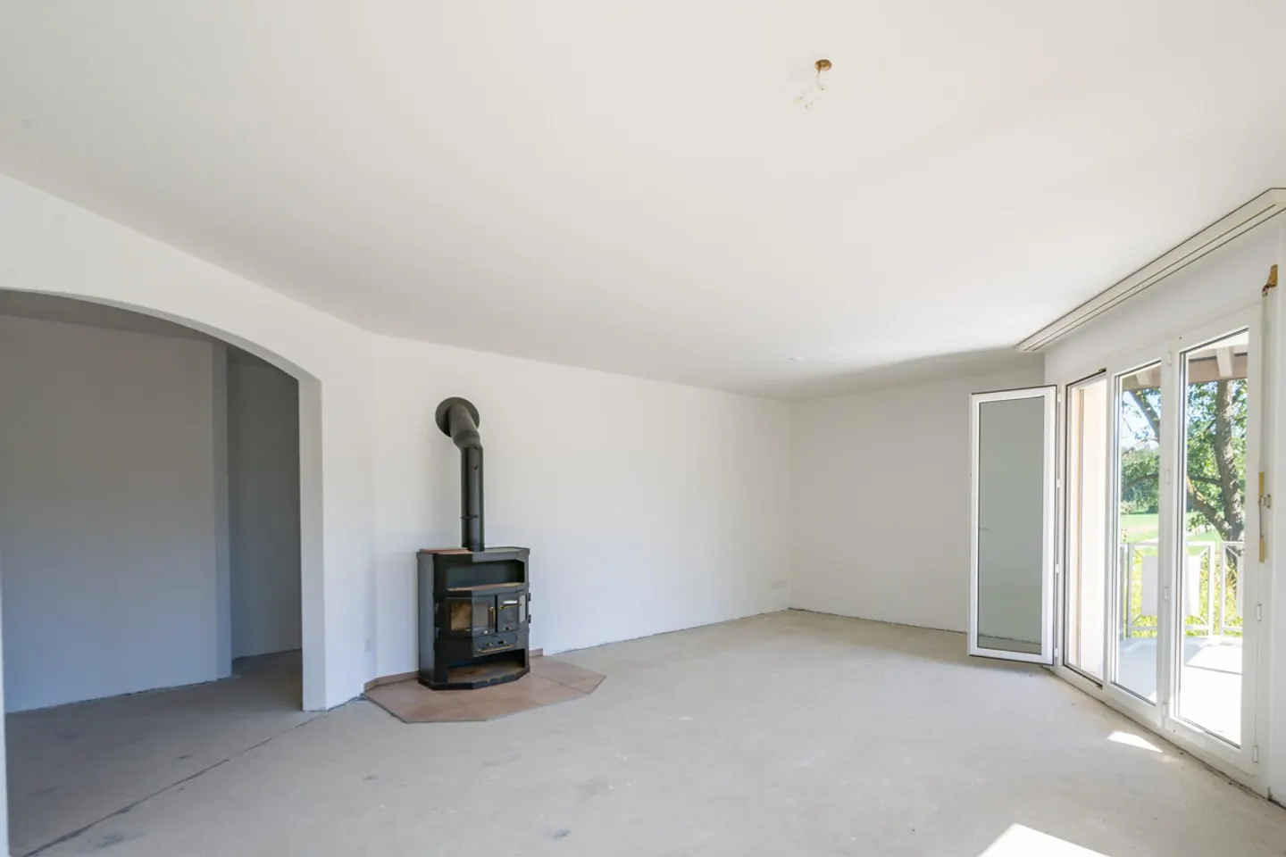 Spacious apartment with beautiful views of greenery - Photo 8 of 15