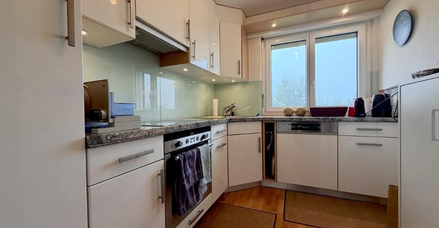Charming Apartment in Crans-Montana - Photo 3 of 10