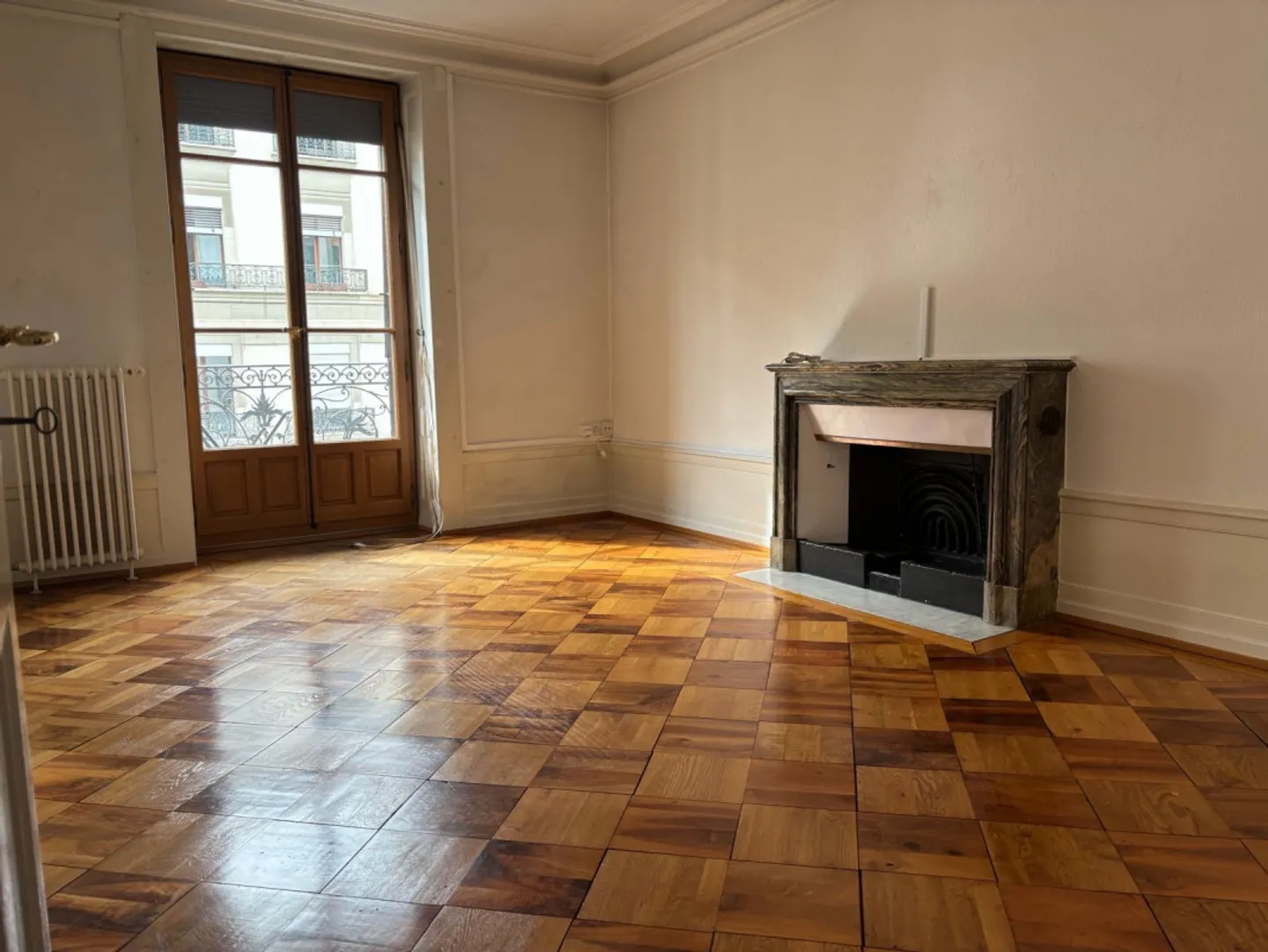 Sehr charmante 4-Zimmer-Wohnung im Stadtteil Plainpalais. Viel Charakter! - Foto 1 von 12
