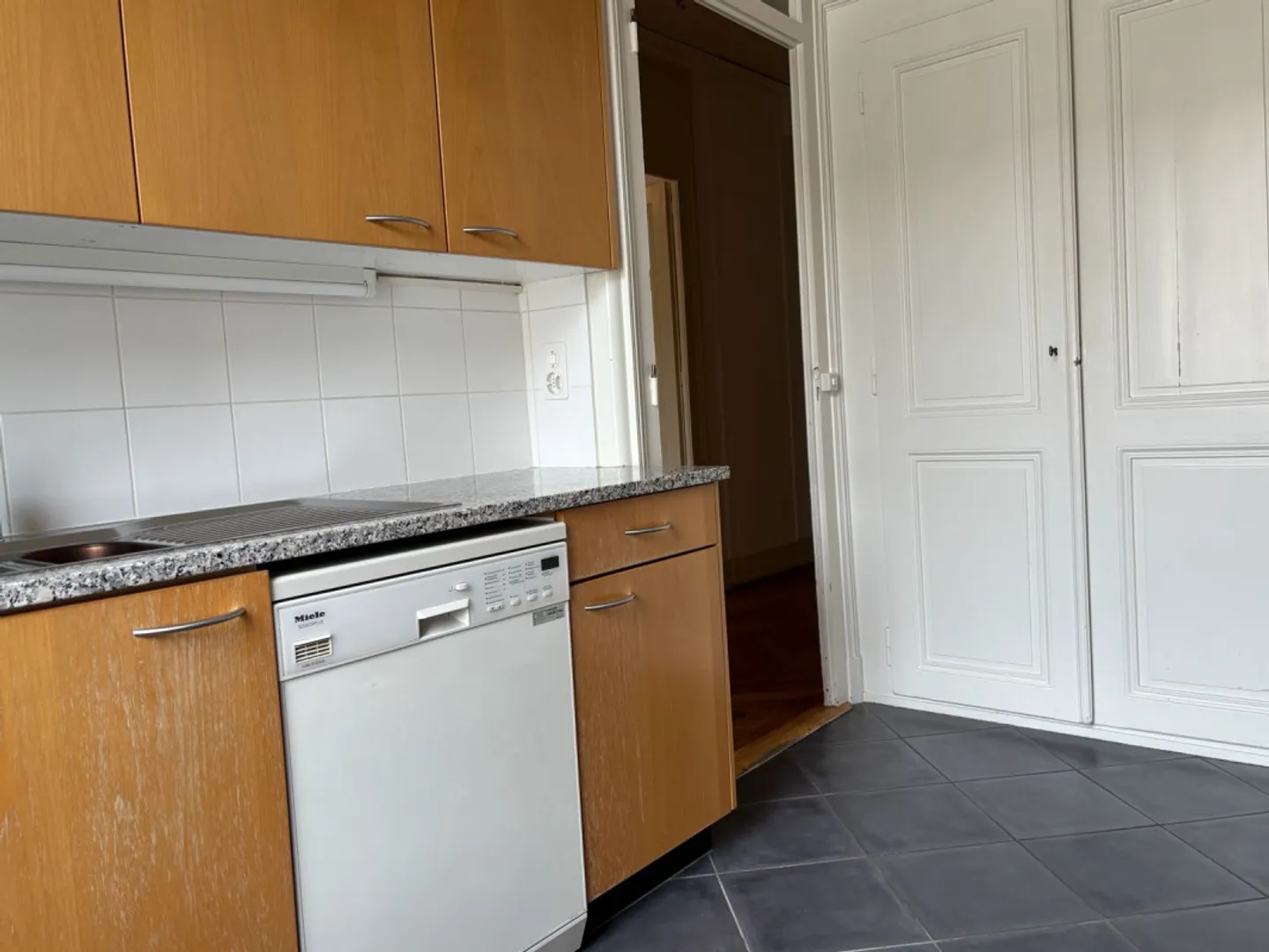 Sehr charmante 4-Zimmer-Wohnung im Stadtteil Plainpalais. Viel Charakter! - Foto 10 von 12
