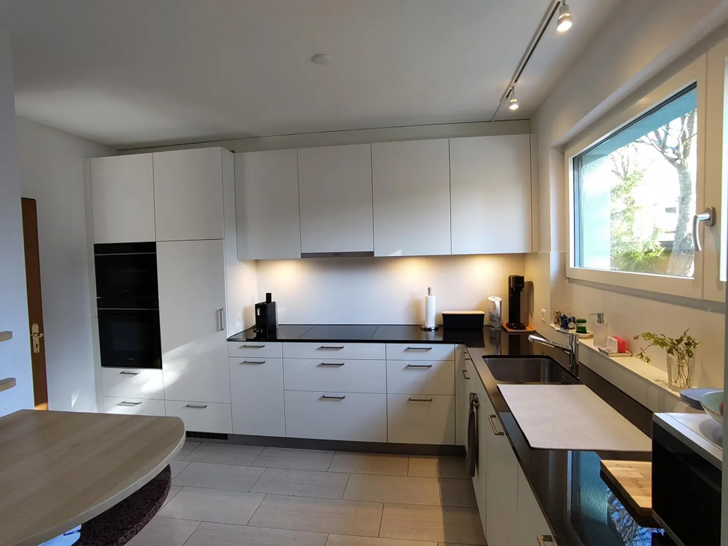 Sezione di casa affascinante con sala hobby / studio e molta privacy - Foto 1 di 19