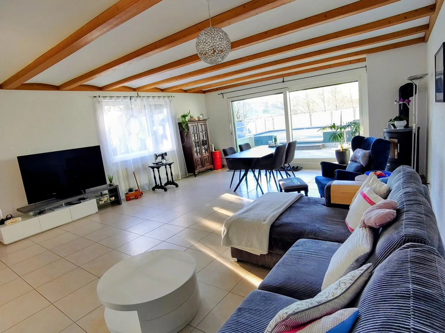 Sezione di casa affascinante con sala hobby / studio e molta privacy - Foto 4 di 19