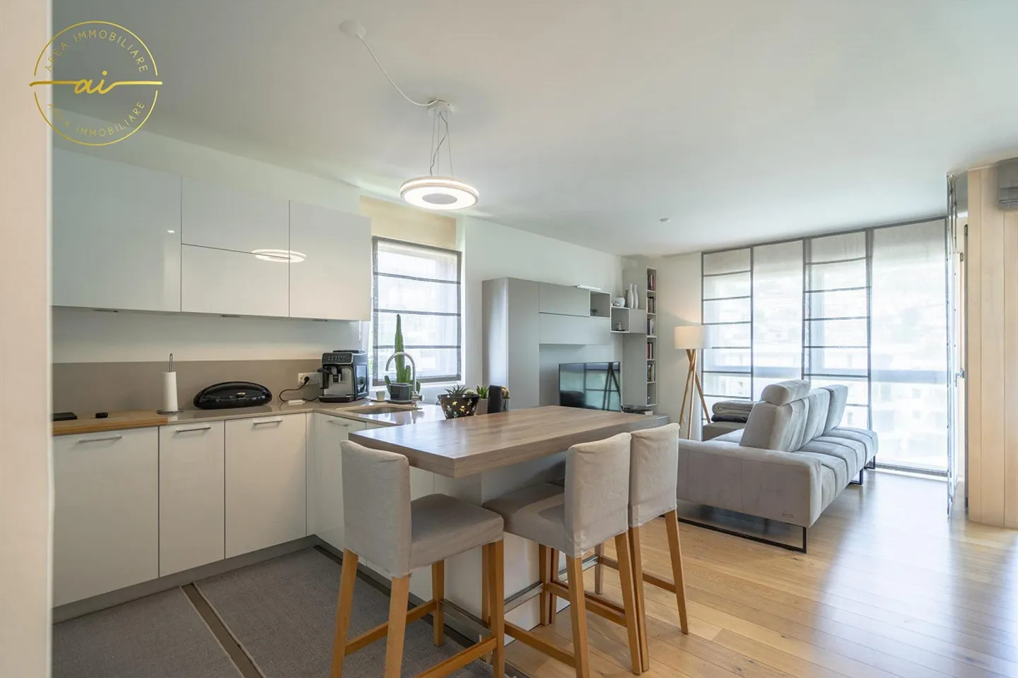 Penthouse moderno con terrazza - Foto 7 di 13