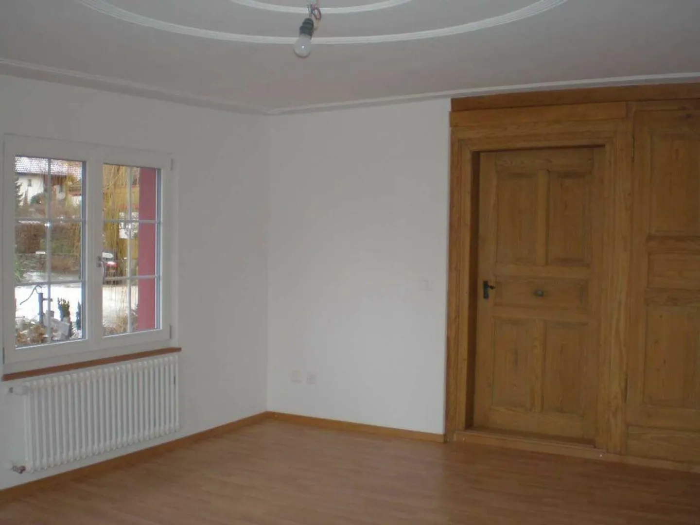 Charming 3.5 Room Apartment - Photo 2 of 9