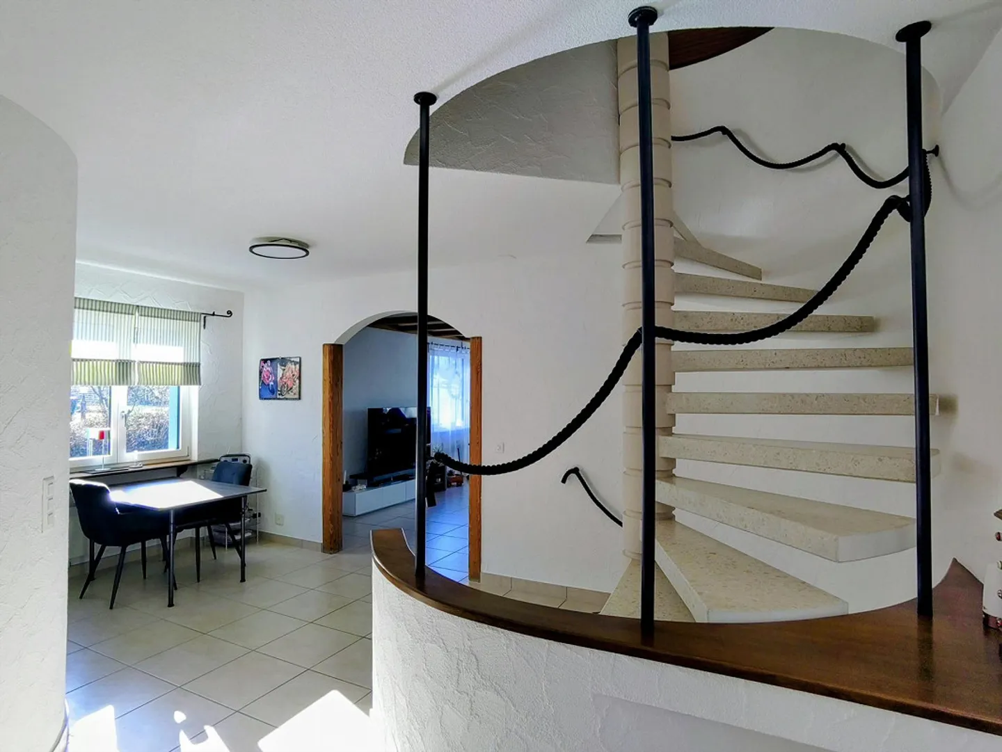 Sezione di casa affascinante con sala hobby / studio e molta privacy - Foto 11 di 19