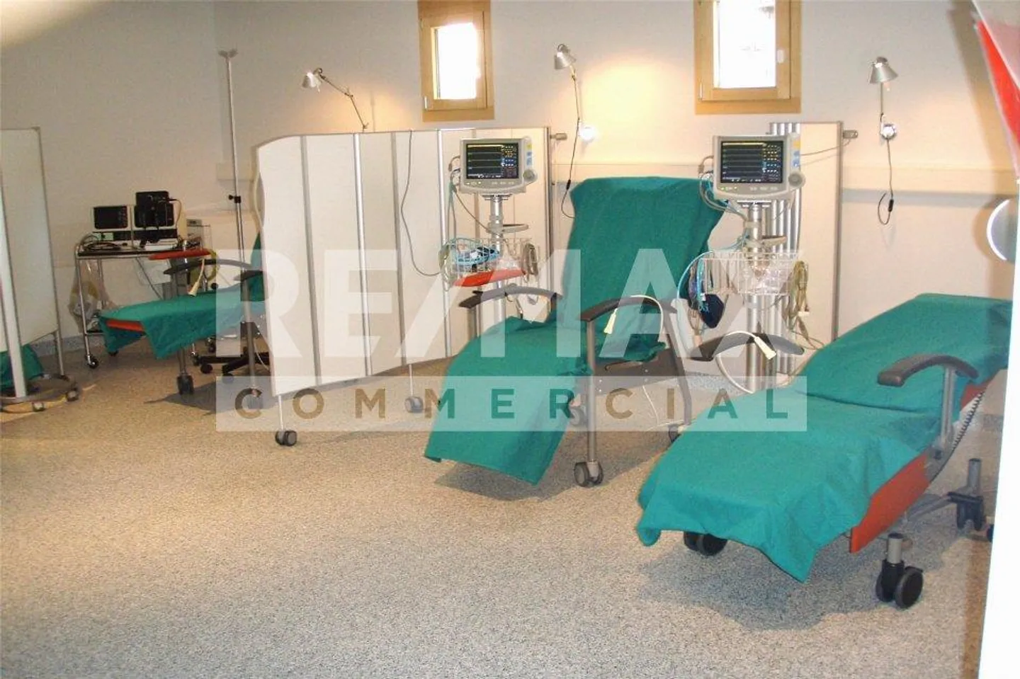 REDDITO Object, private clinic with aesthetic surgery/medicine - Photo 7 of 10