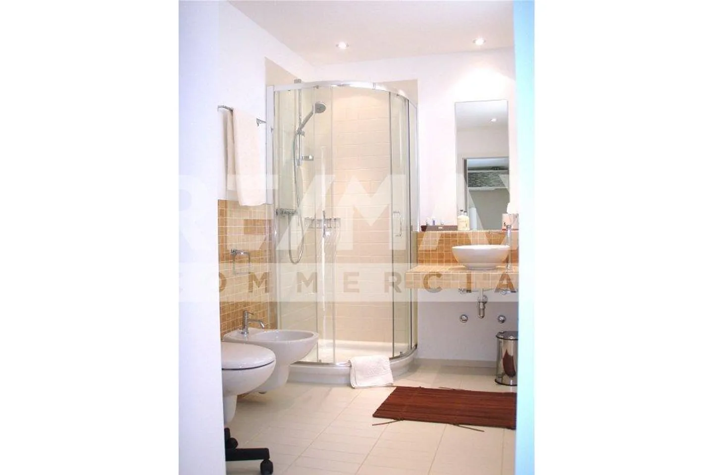 REDDITO Object, private clinic with aesthetic surgery/medicine - Photo 8 of 10