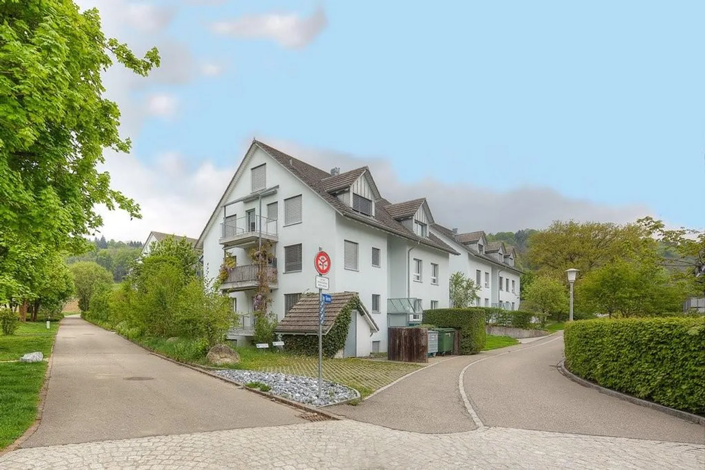 Moderno appartamento duplex con balcone e due bagni - Foto 1 di 9