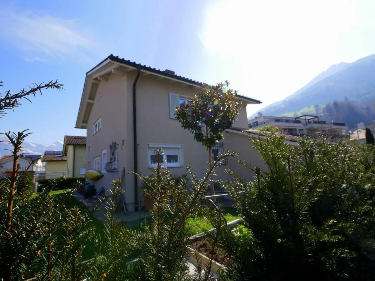 5½ - Room - Single Family House - Photo 6 of 22