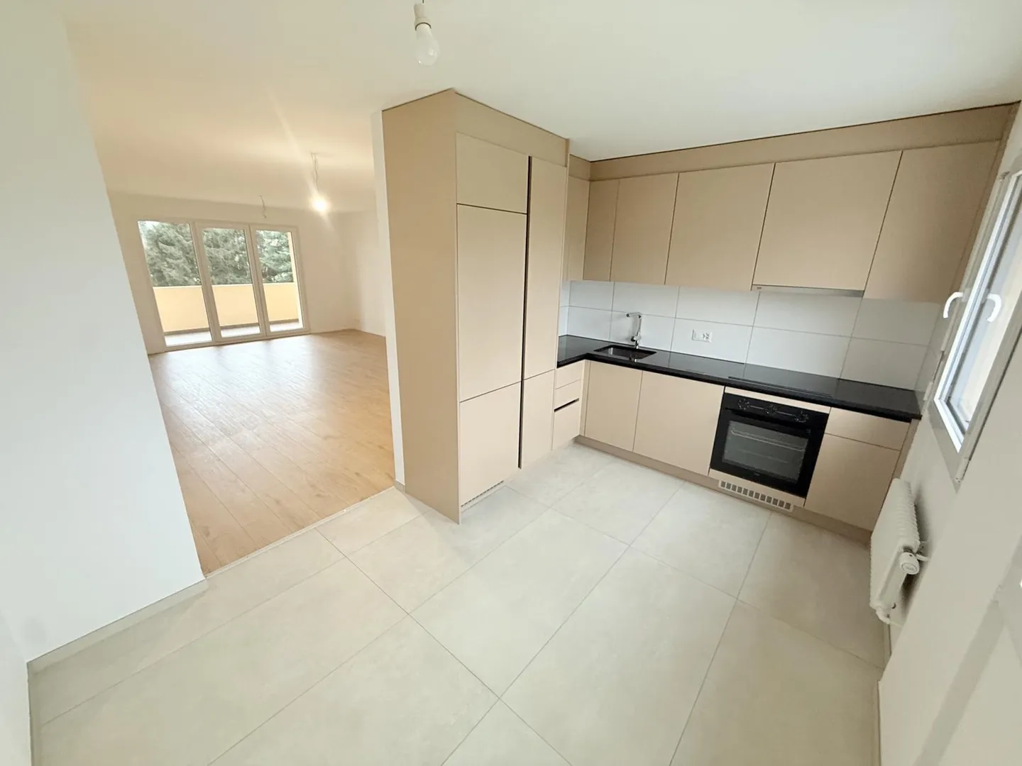 Wohnung 3.5 Zimmer komplett renoviert im Herzen von Payerne - Foto 1 di 7