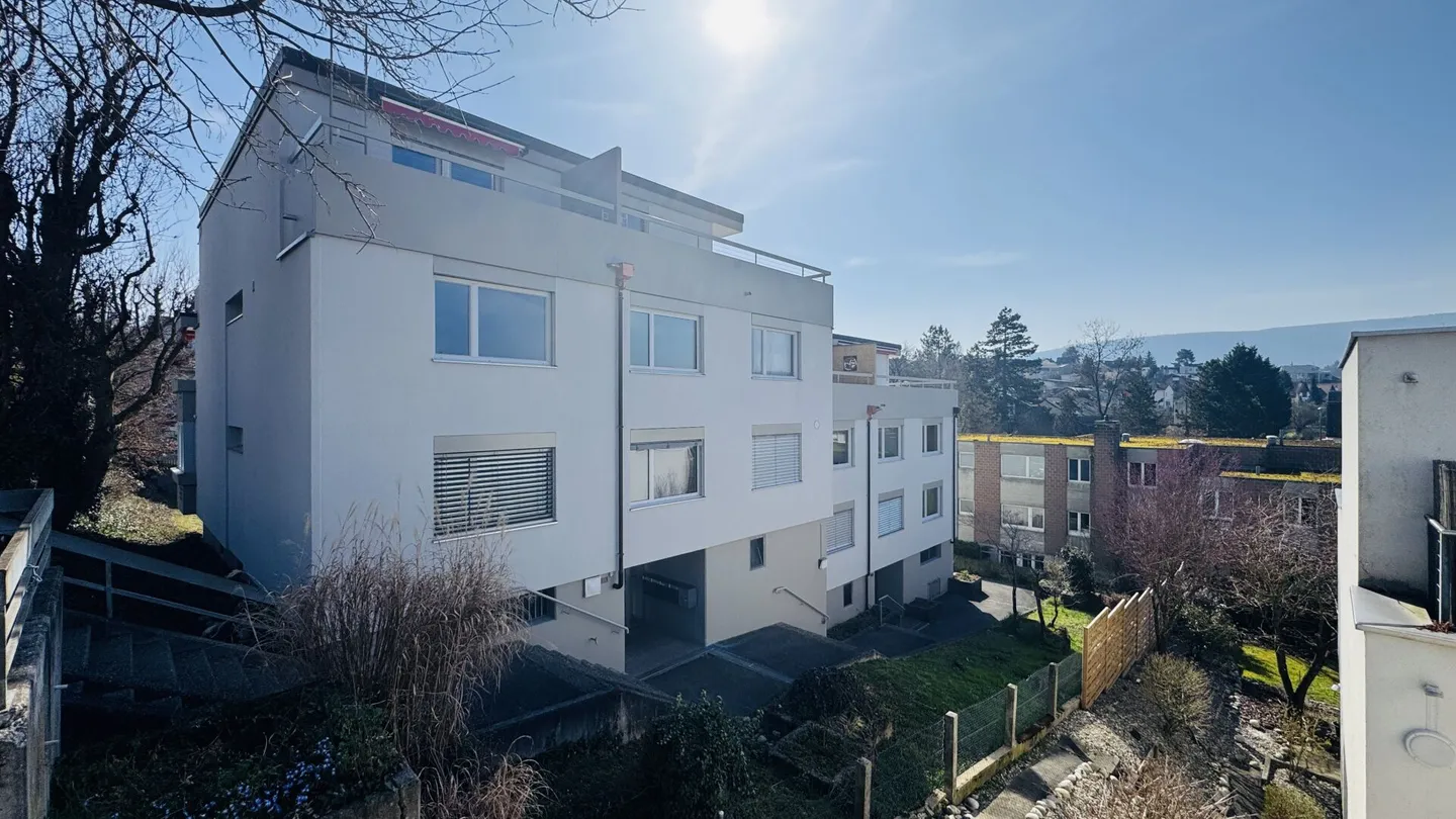 Appartamento di 3.5 locali a Therwil in posizione tranquilla con box auto e lavanderia privata - Foto 3 di 13