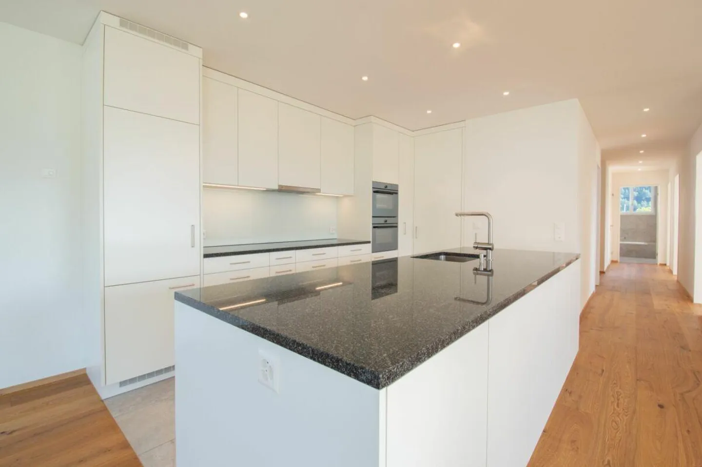 Like-new family apartment in a quiet and central location - Photo 1 of 19