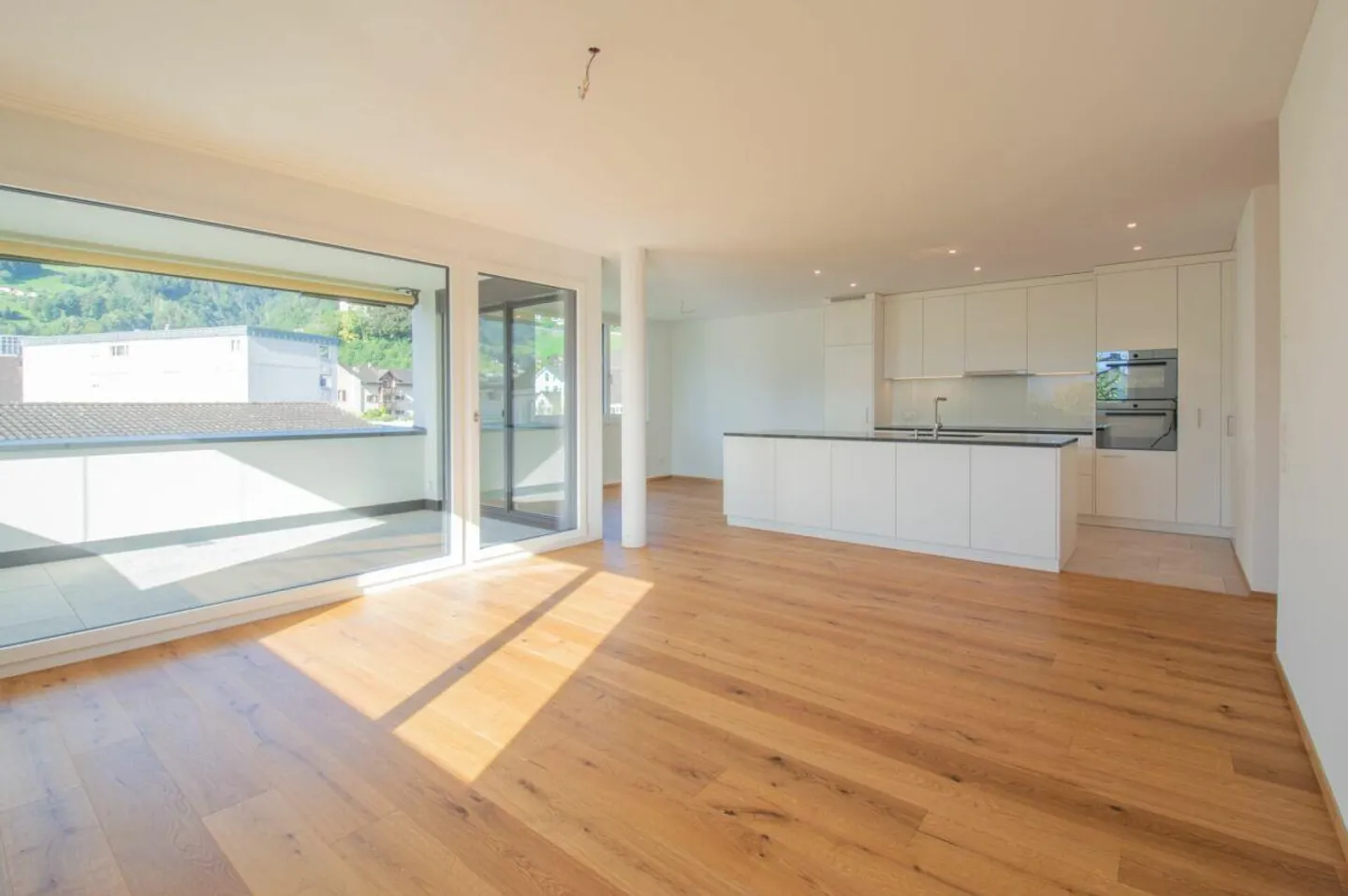 Like-new family apartment in a quiet and central location - Photo 7 of 19