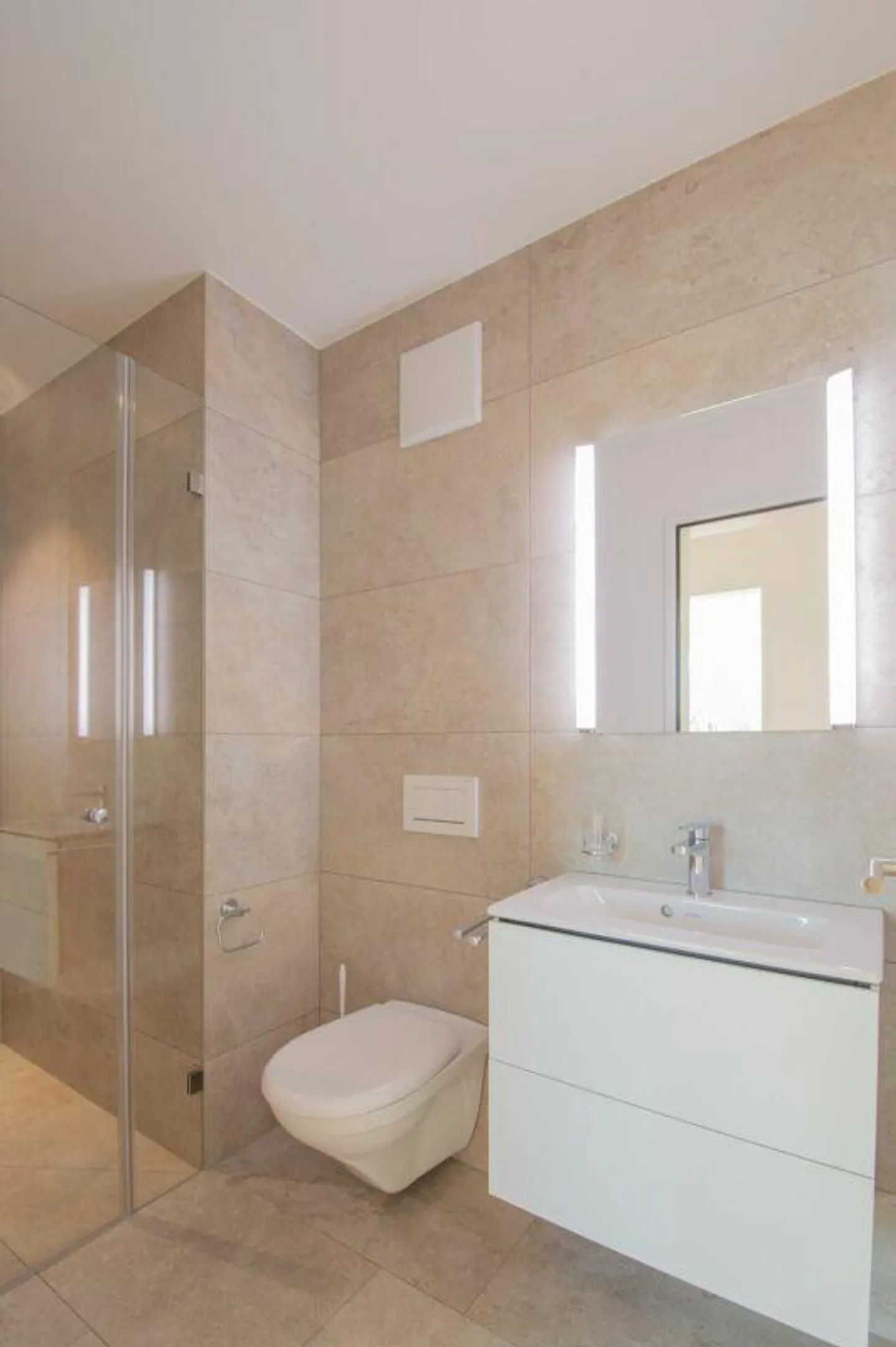 Like-new family apartment in a quiet and central location - Photo 10 of 19