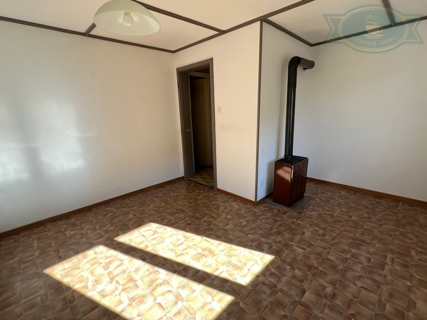 Single-family house and barn/workshop to renovate in Charmoille - Photo 4 of 9