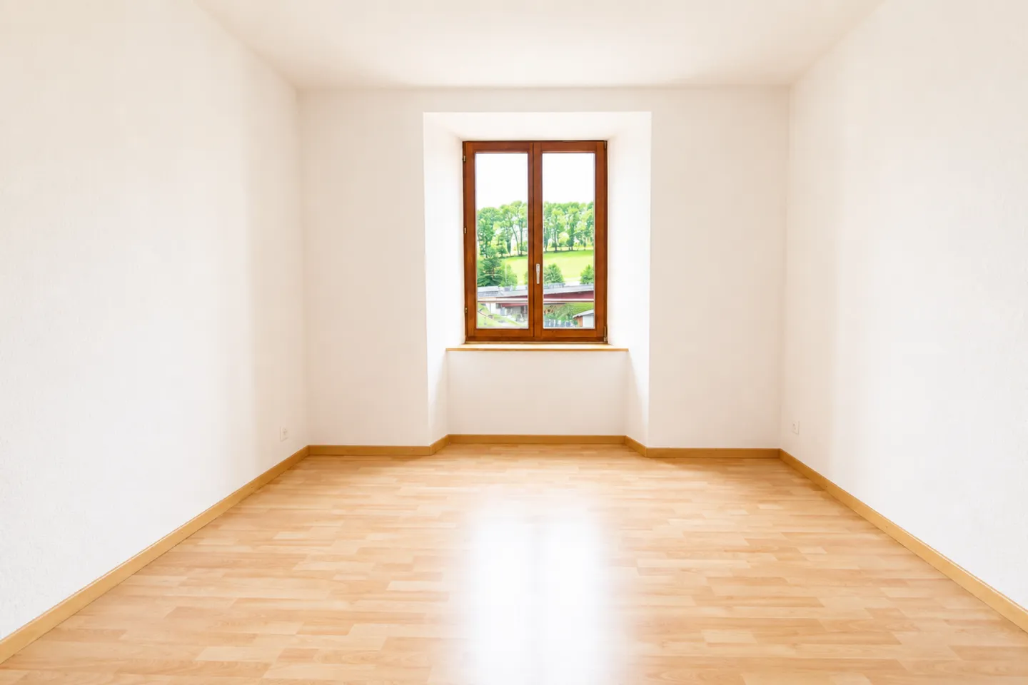 5.5-room apartment on the 1st floor - Photo 3 of 7
