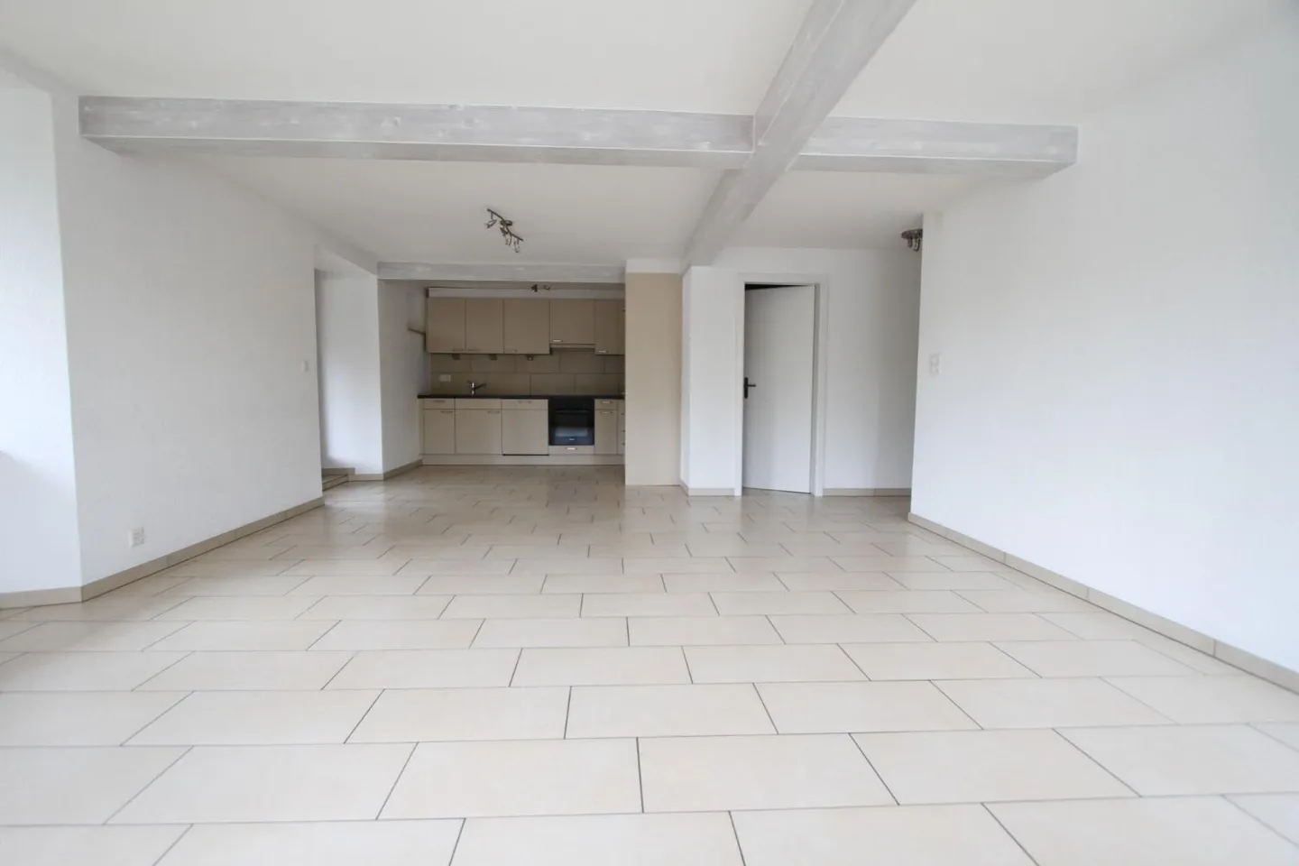 5.5-room apartment on the 1st floor - Photo 1 of 7