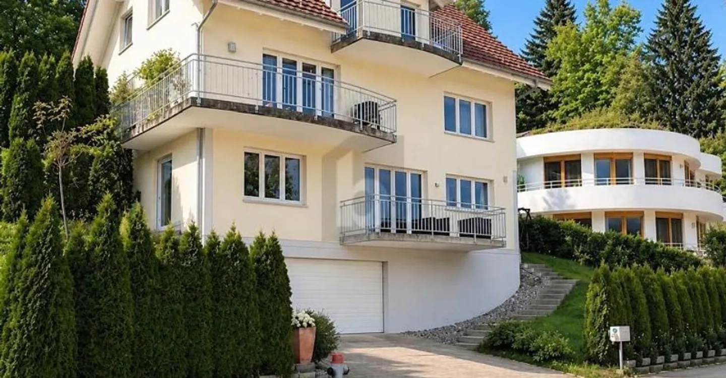 PANORAMIC VIEW WITH LOTS OF SPACE AND FLEXIBLE USE - Photo 1 of 6