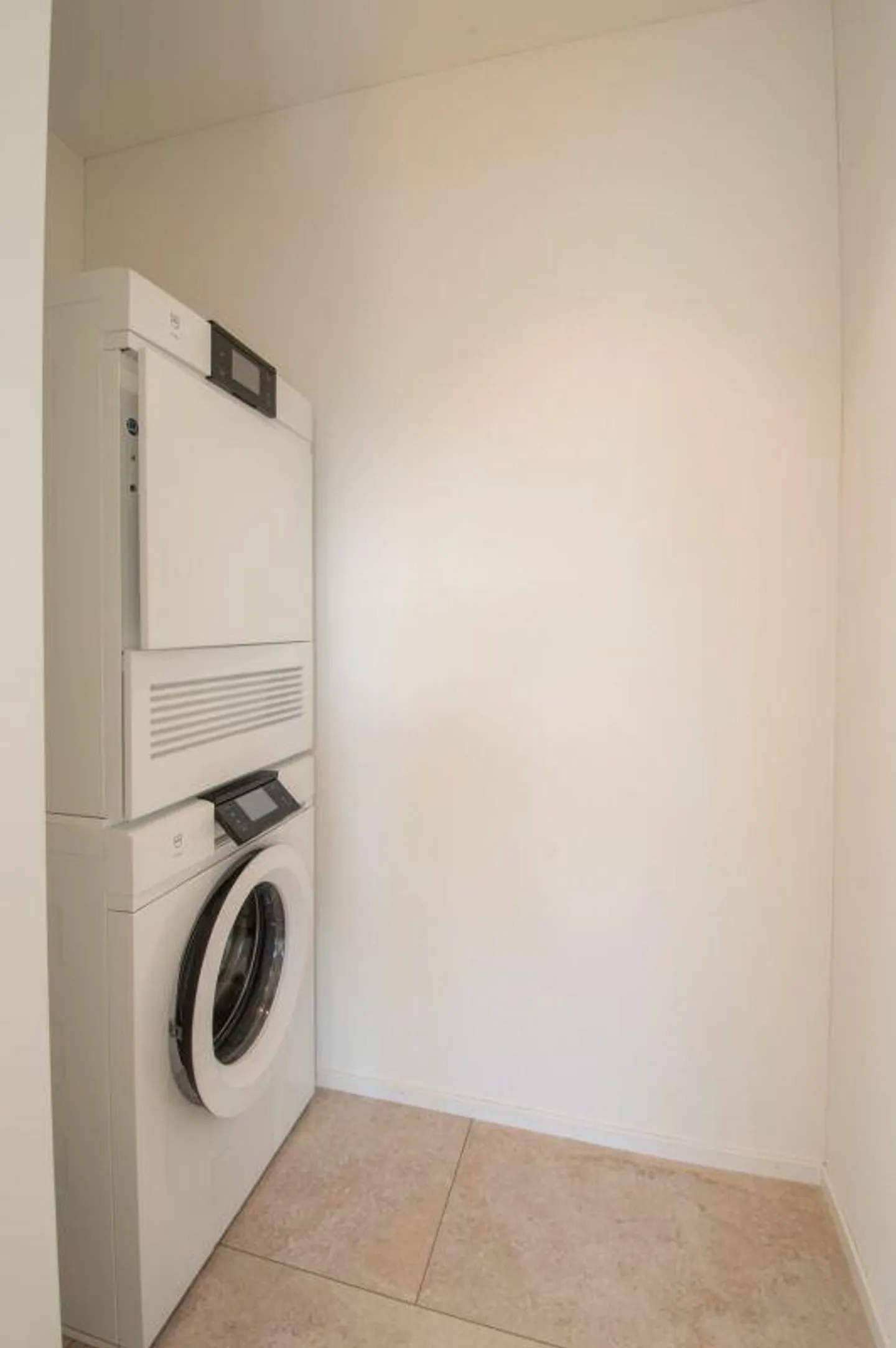 Like-new family apartment in a quiet and central location - Photo 14 of 19