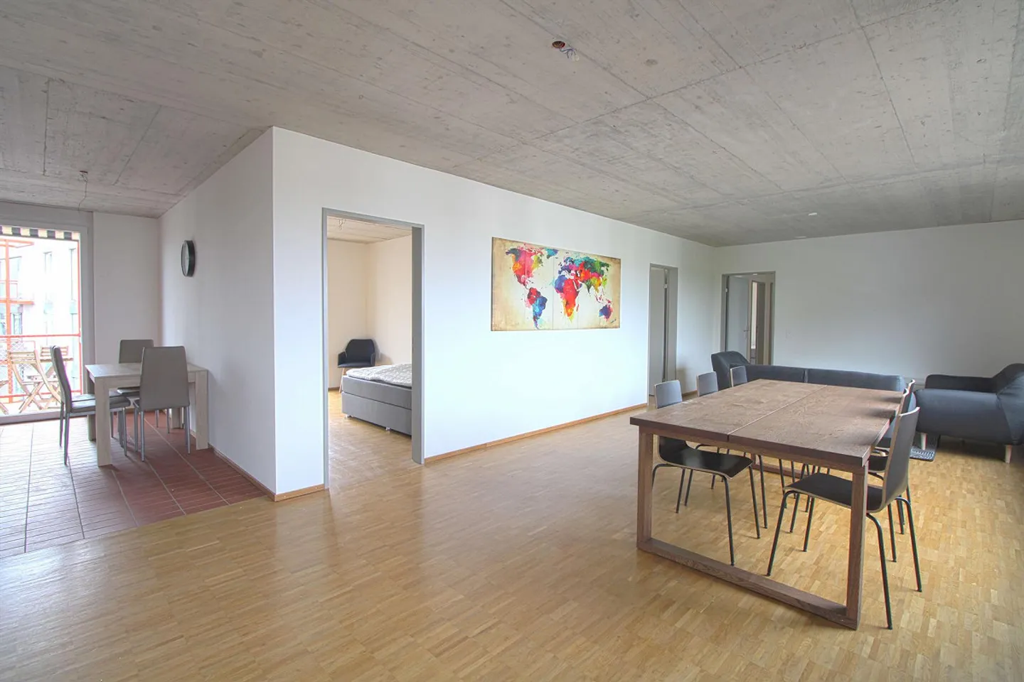 Furnished room in modernized apartment in top location - Photo 8 of 10